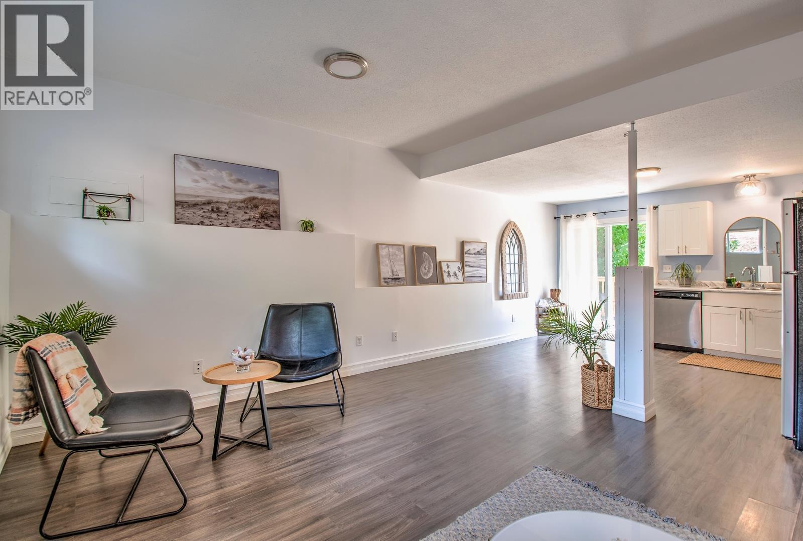 1885 Grandview Avenue, Lumby, British Columbia  V0E 2G0 - Photo 23 - 10375798