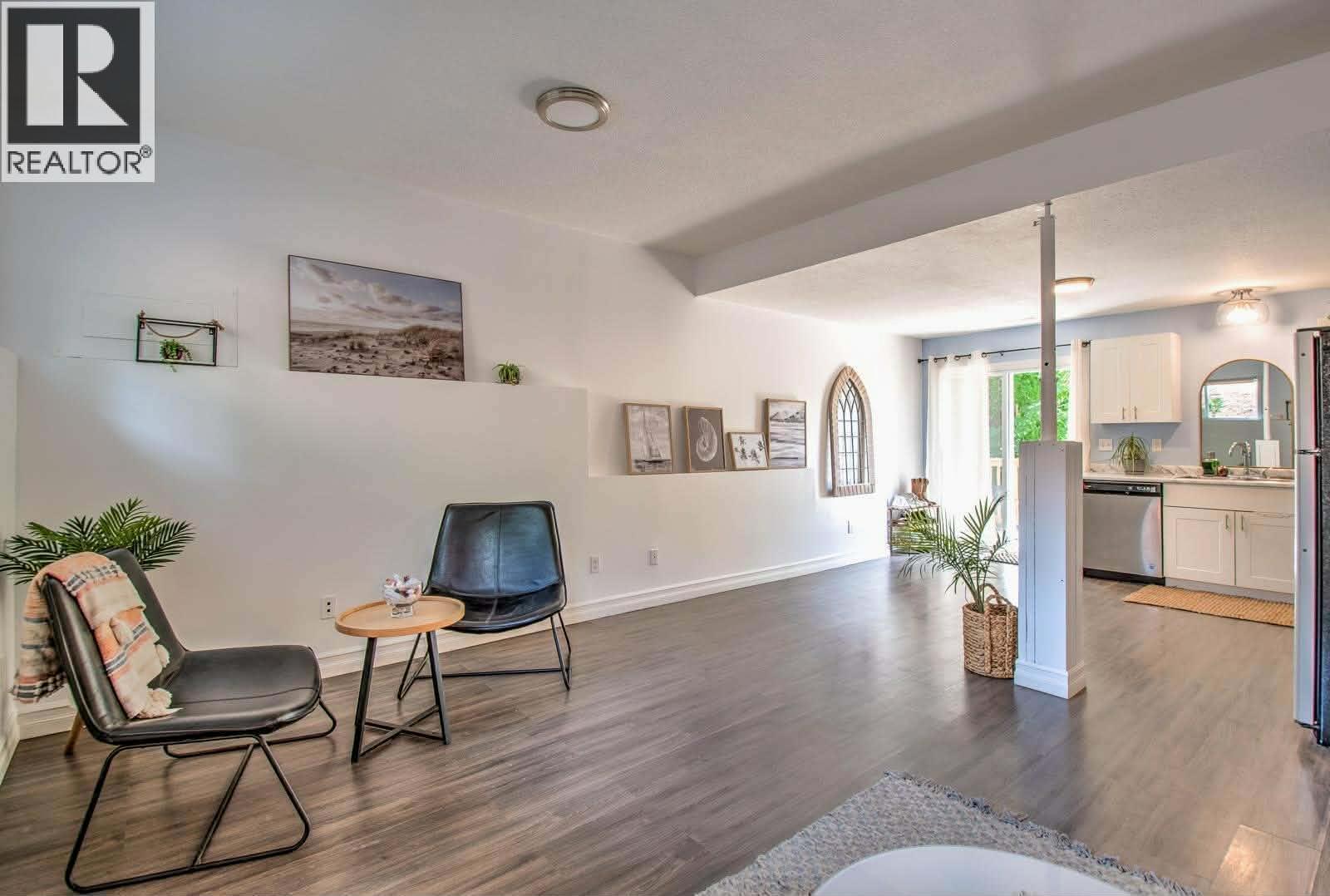 1885 Grandview Avenue, Lumby, British Columbia  V0E 2G0 - Photo 27 - 10375798