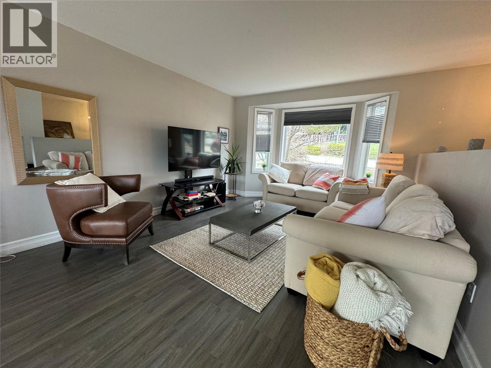 1885 Grandview Avenue, Lumby, British Columbia  V0E 2G0 - Photo 7 - 10375798