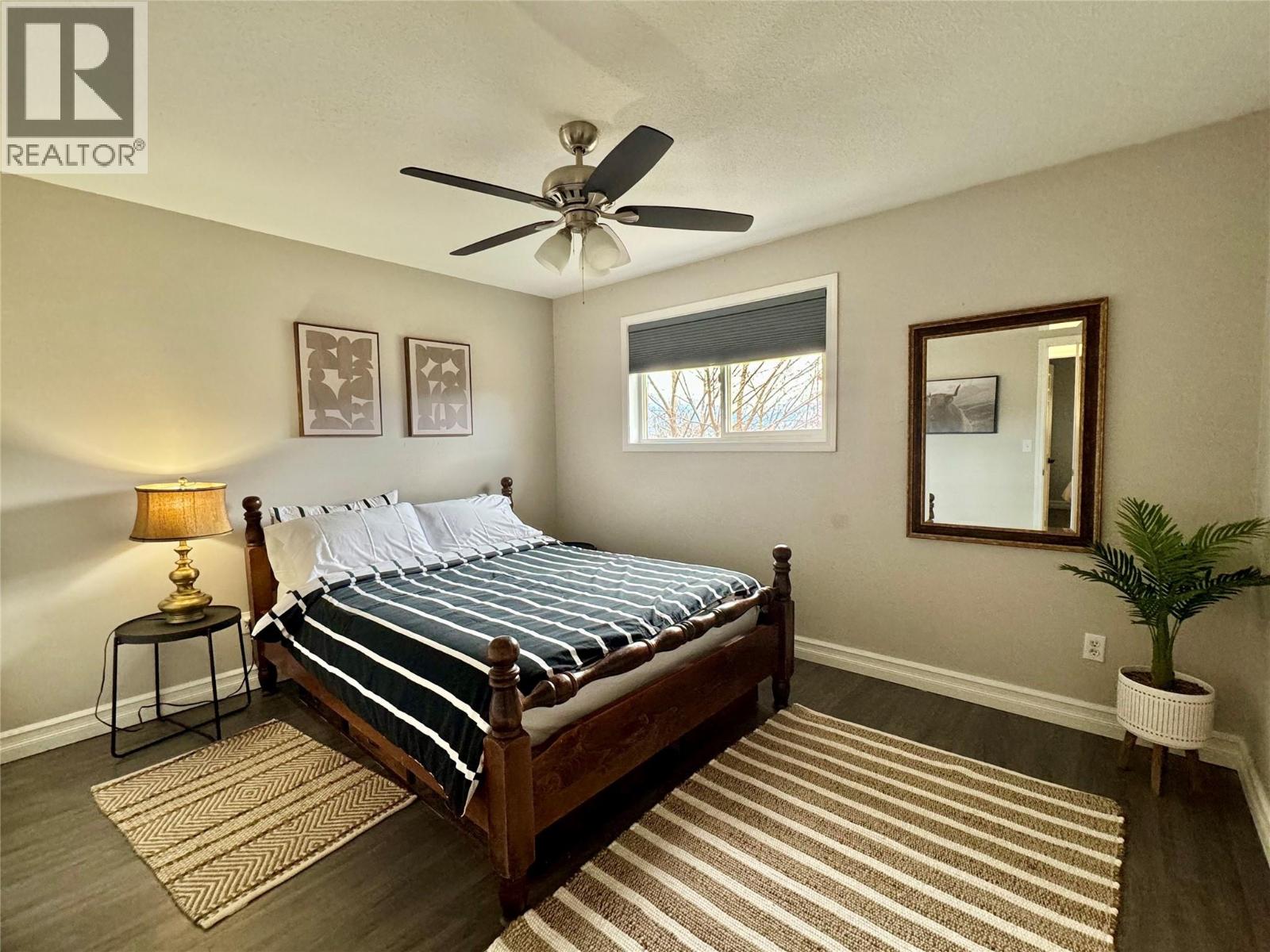 1885 Grandview Avenue, Lumby, British Columbia  V0E 2G0 - Photo 9 - 10375798