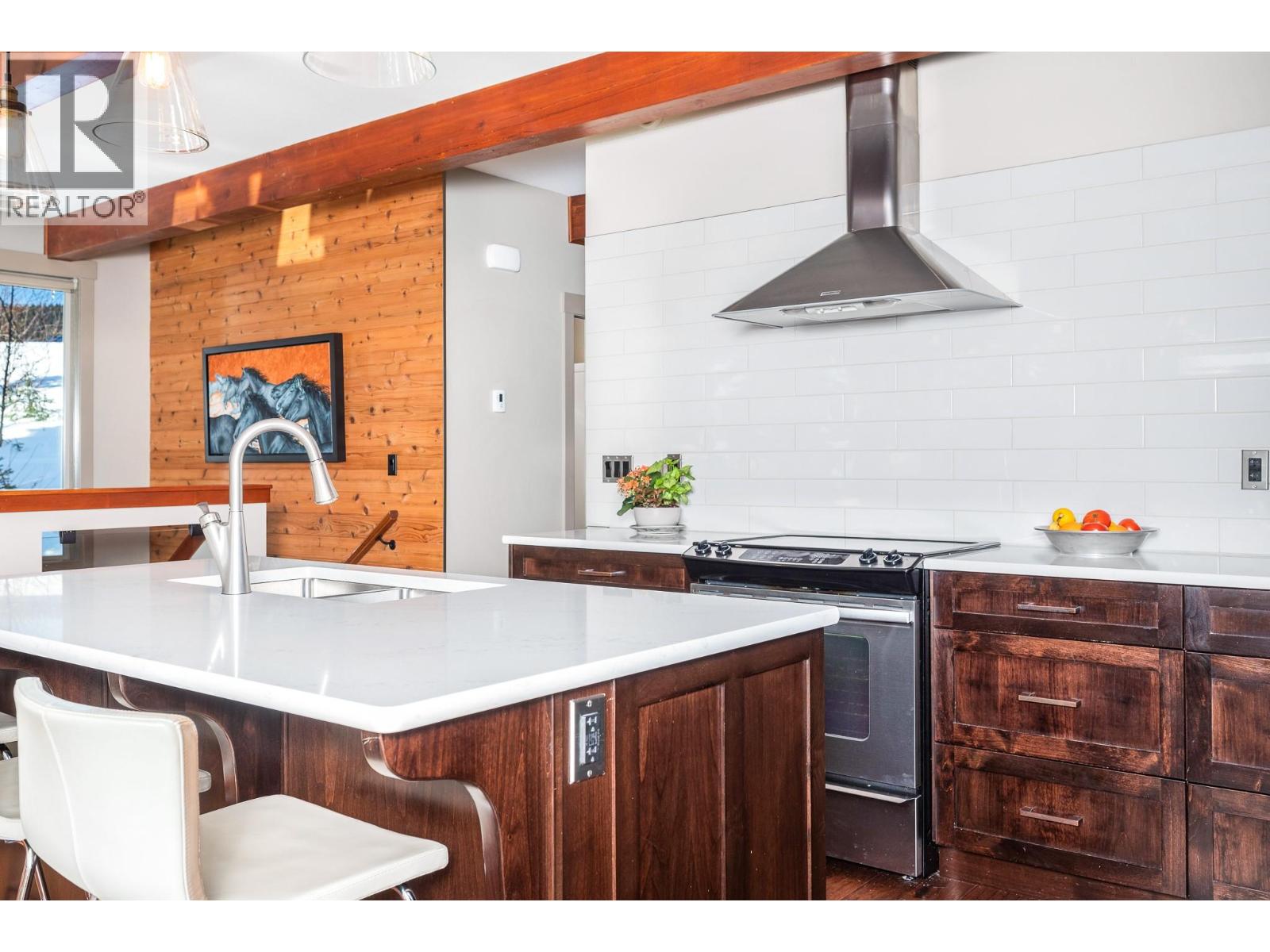 9960 Cathedral Drive, Silver Star, British Columbia  V1B 0S1 - Photo 11 - 10375592