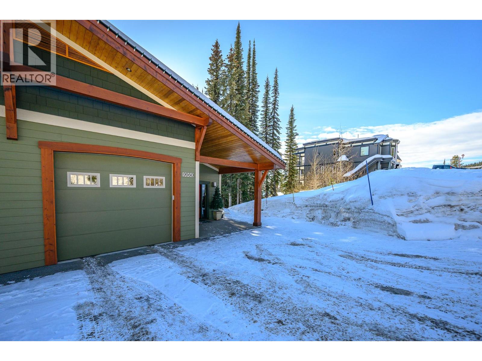 9960 Cathedral Drive, Silver Star, British Columbia  V1B 0S1 - Photo 2 - 10375592