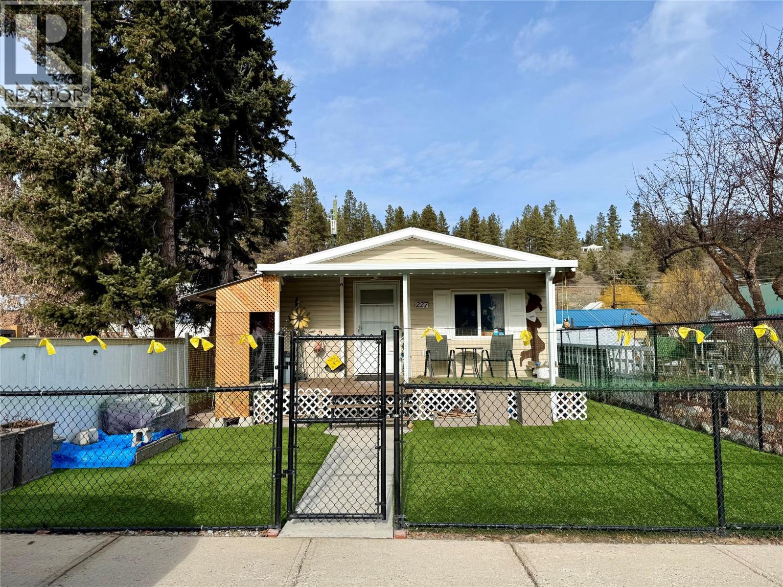 227 Angela Avenue, Princeton, British Columbia  V0X 1W0 - Photo 2 - 10374748