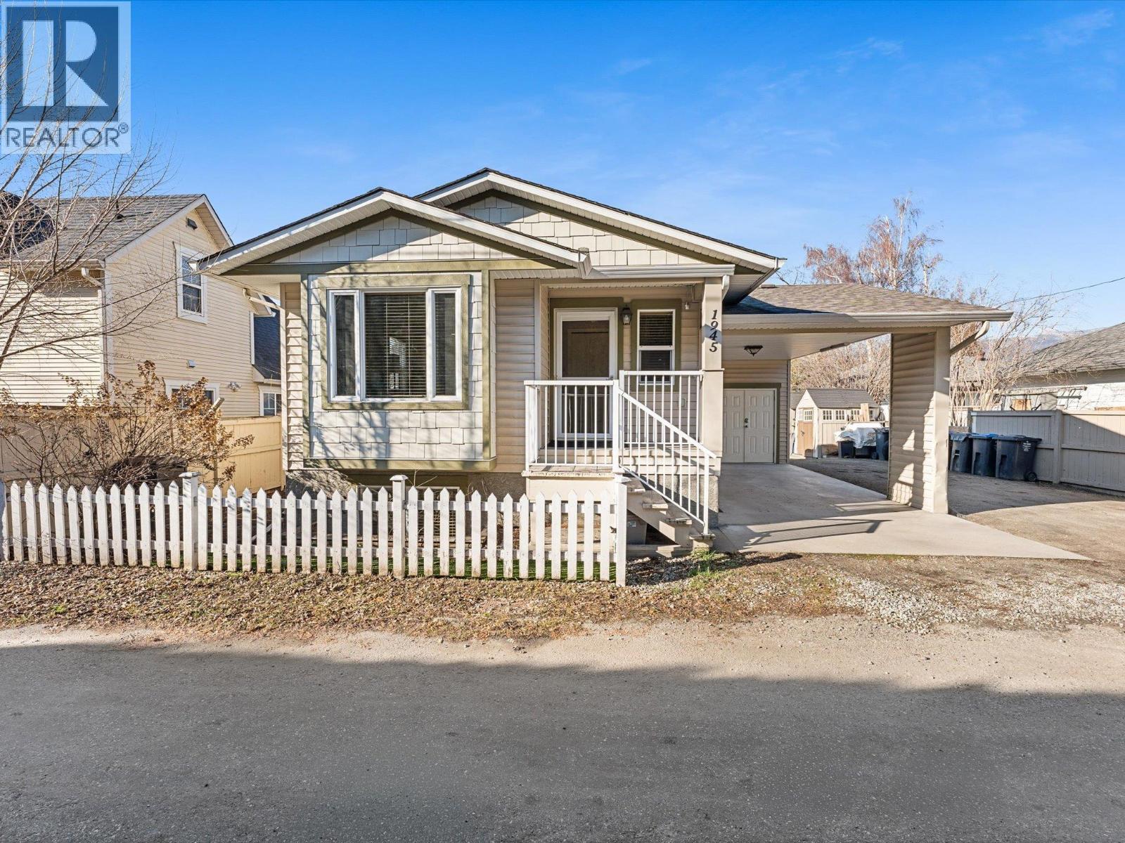 1945/1947 Bowes Street, Kelowna, British Columbia  V1Y 3C2 - Photo 2 - 10375952