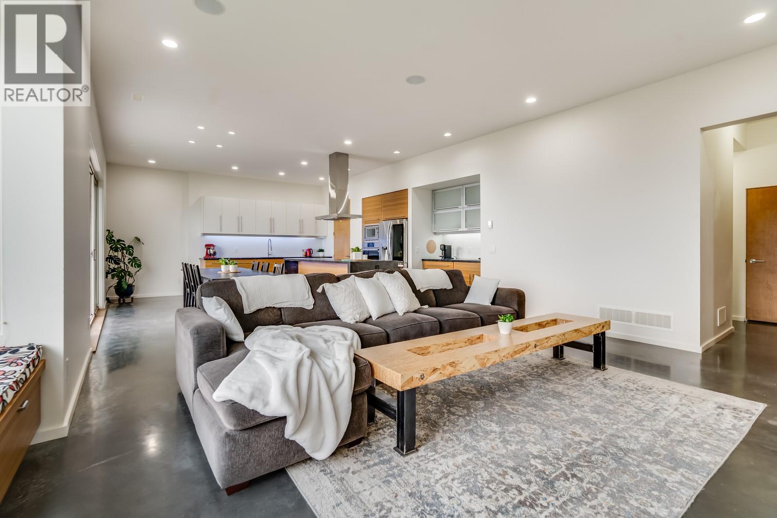 1040 Henderson Drive, Kelowna, British Columbia  V1P 1S5 - Photo 13 - 10375714