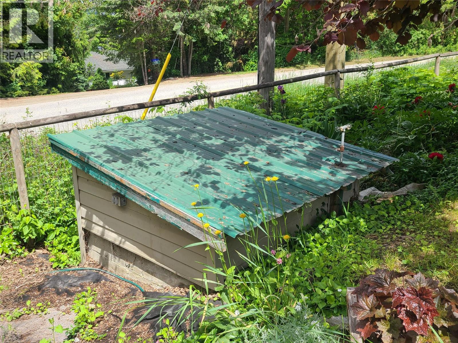 1756 Blind Bay Road, Blind Bay, British Columbia  V0E 2W0 - Photo 10 - 10375092