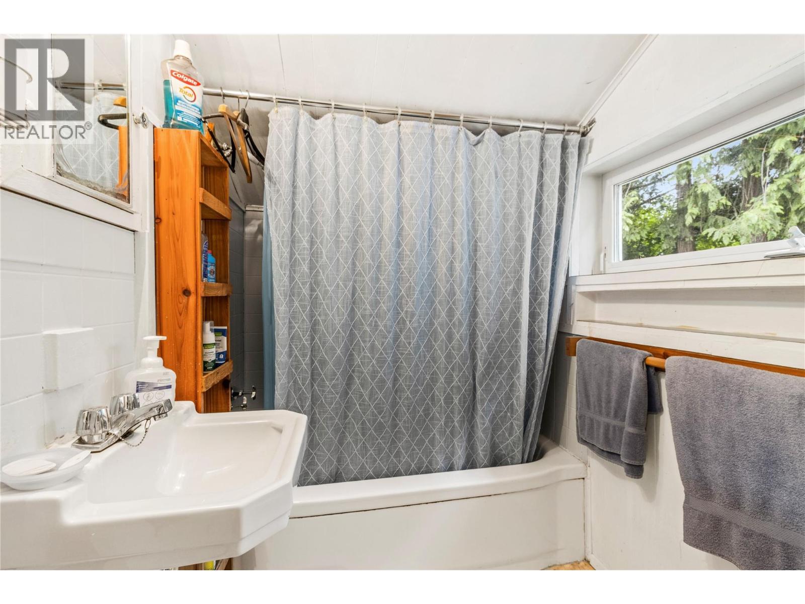 1756 Blind Bay Road, Blind Bay, British Columbia  V0E 2W0 - Photo 40 - 10375092