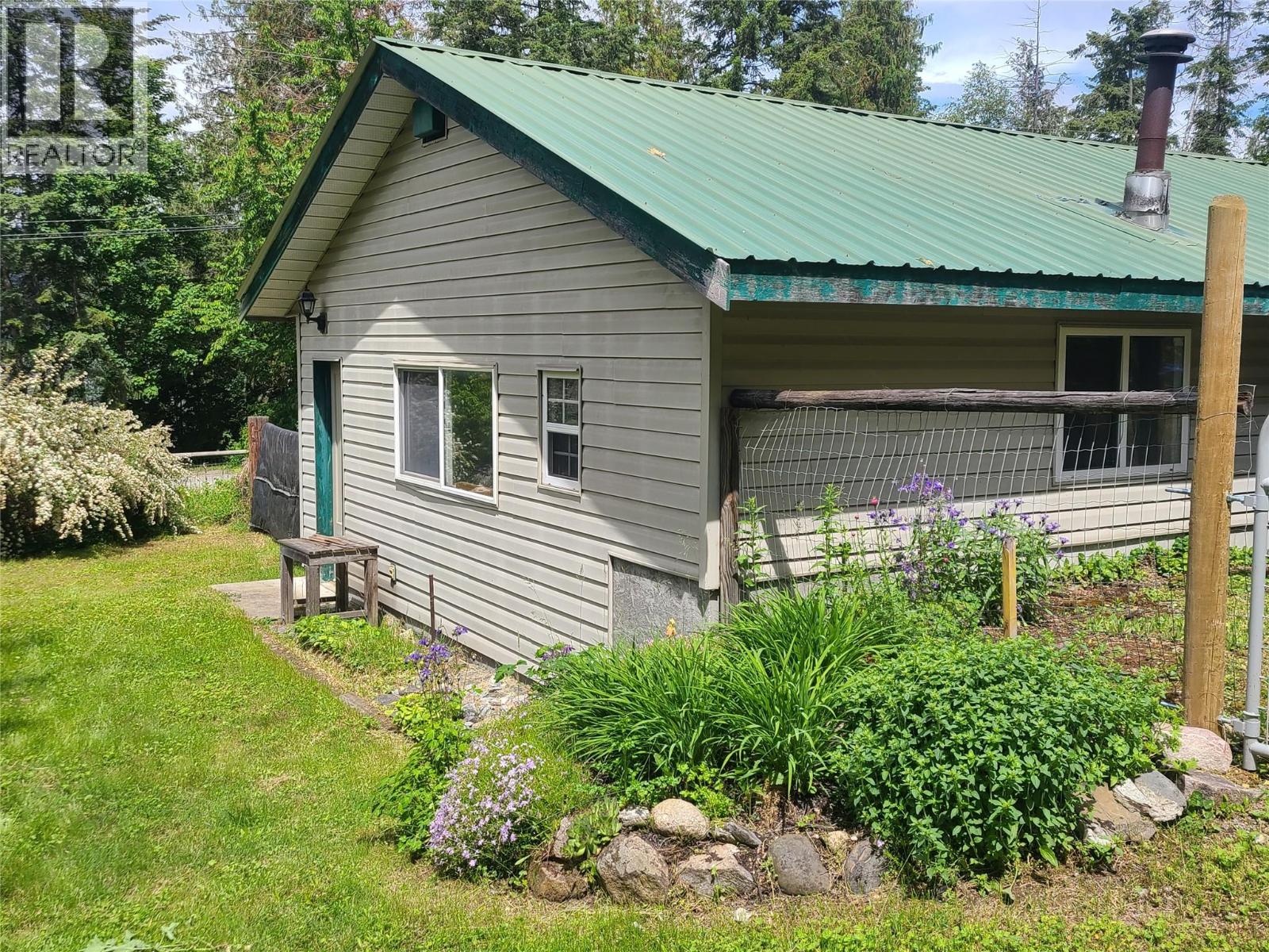 1756 Blind Bay Road, Blind Bay, British Columbia  V0E 2W0 - Photo 5 - 10375092