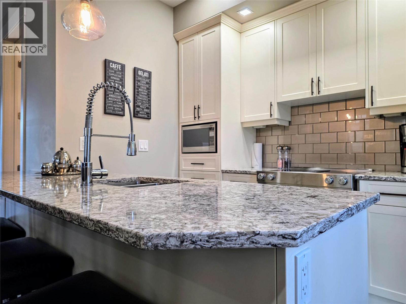 900 Bighorn Boulevard Unit# 919, Radium Hot Springs, British Columbia  V0A 1M0 - Photo 3 - 10375894