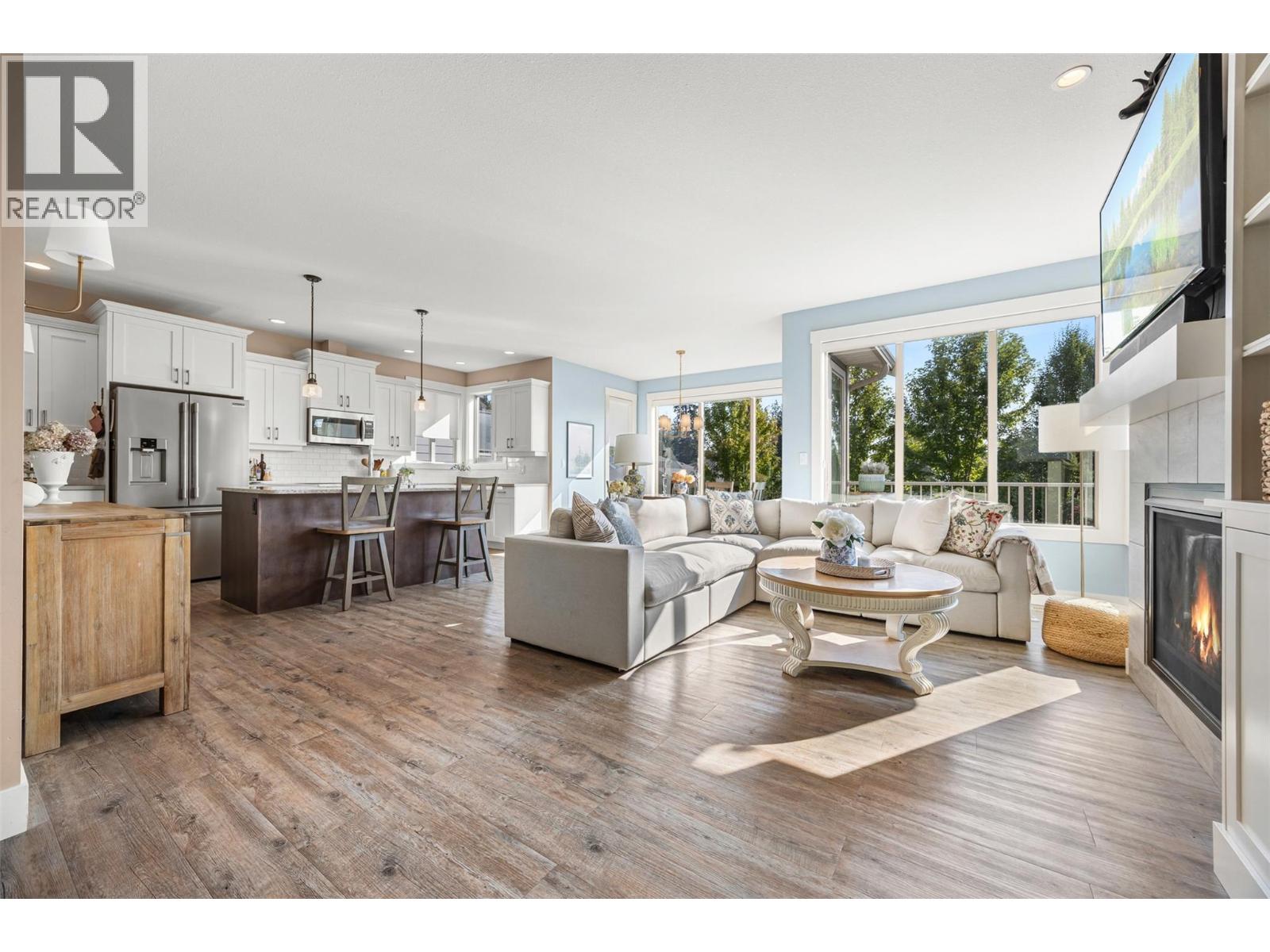 2371 Paramount Drive, West Kelowna, British Columbia  V4T 3K4 - Photo 6 - 10375869