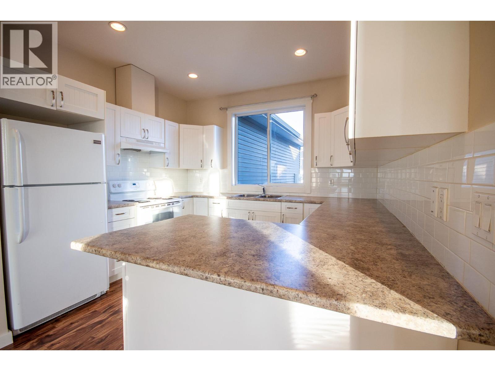 8704 17 Street, Dawson Creek, British Columbia  V1G 0H1 - Photo 3 - 10376008