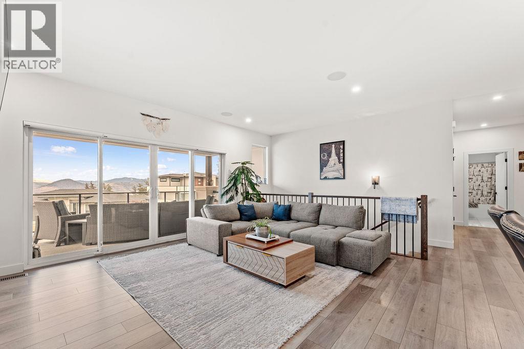 544 Edinburgh Court, Kamloops, British Columbia  V1S 0E6 - Photo 3 - 10375526