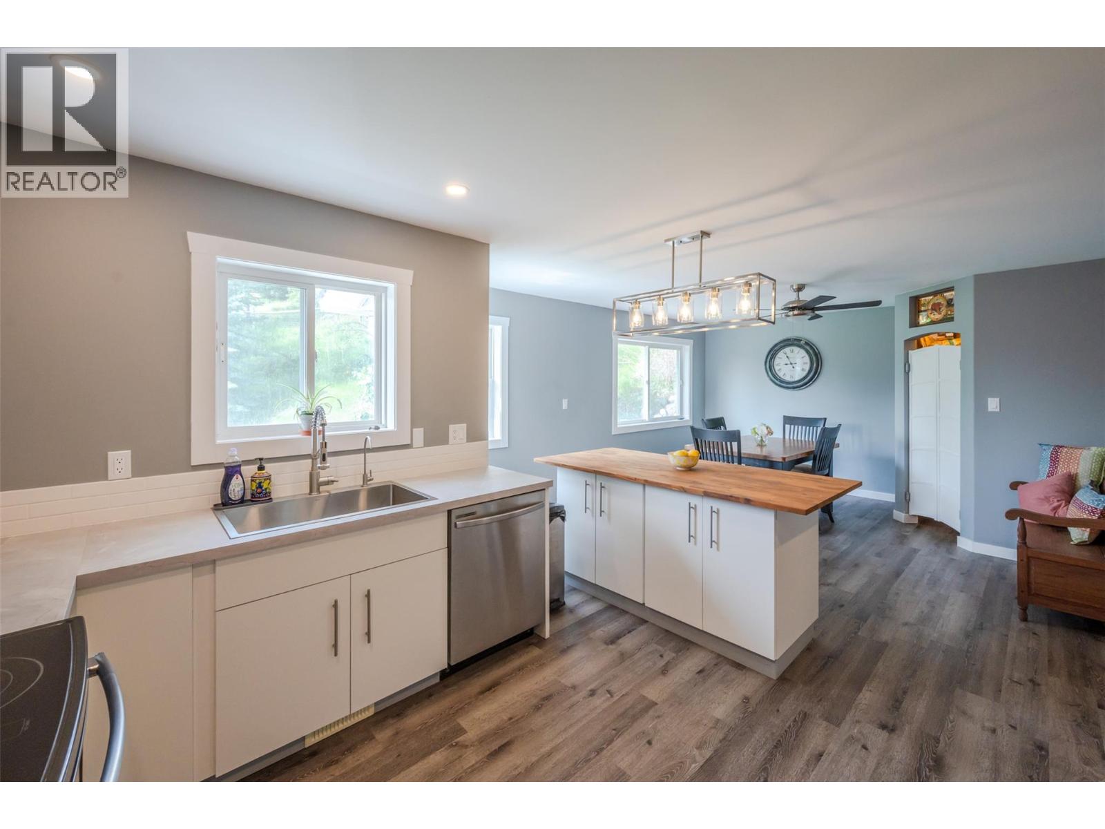 2737 Willowbrook Road, Oliver, British Columbia  V0H 1T5 - Photo 13 - 10376011