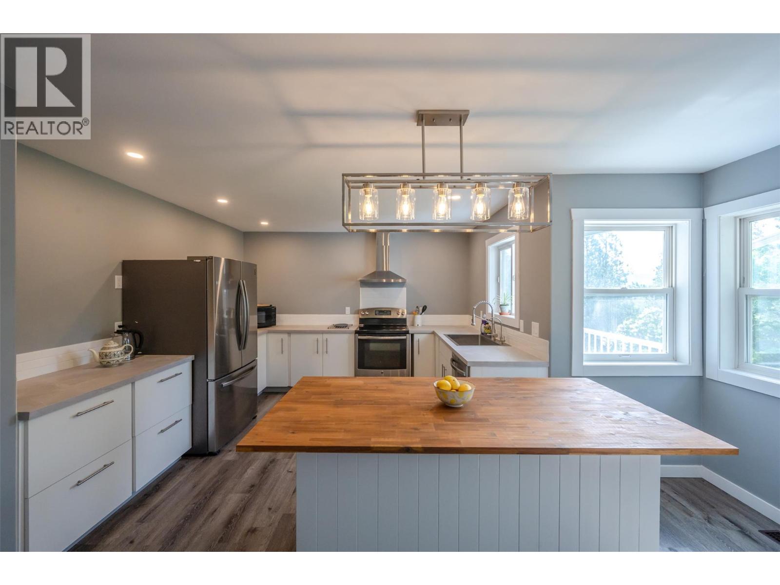 2737 Willowbrook Road, Oliver, British Columbia  V0H 1T5 - Photo 7 - 10376011