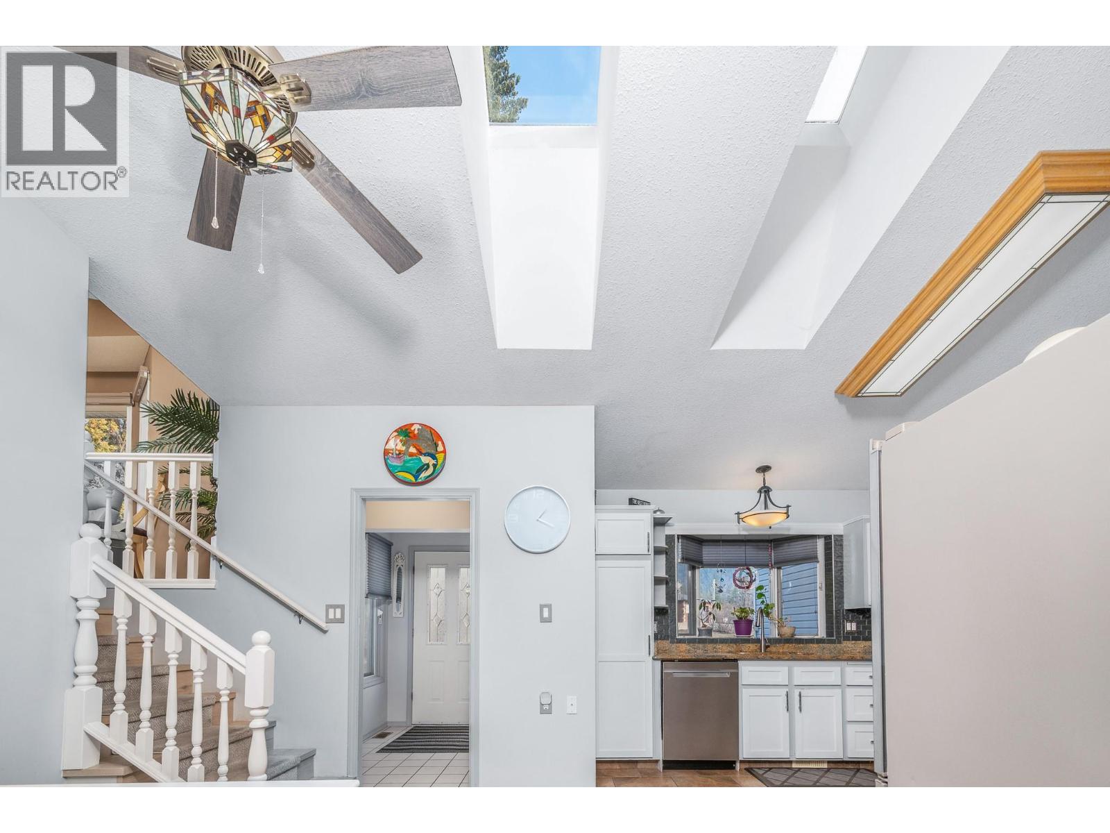 5964 Star Road, Vernon, British Columbia  V1B 3P4 - Photo 11 - 10375395