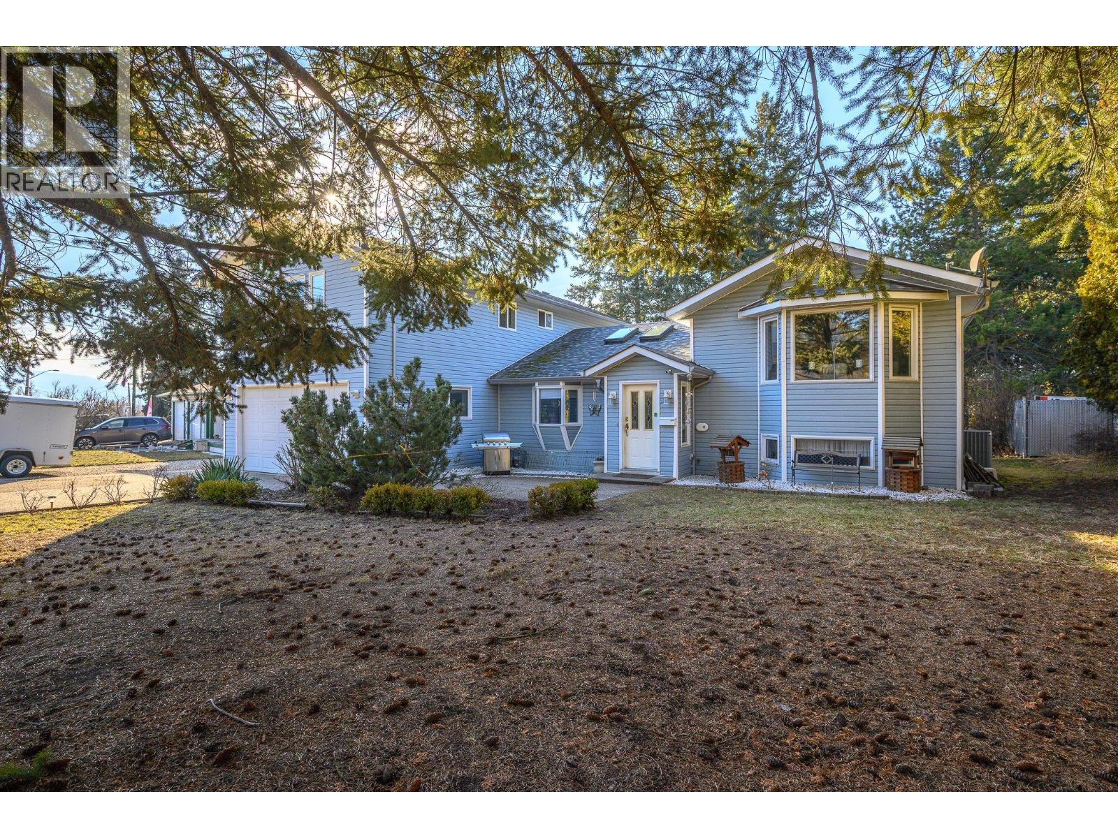 5964 Star Road, Vernon, British Columbia  V1B 3P4 - Photo 2 - 10375395