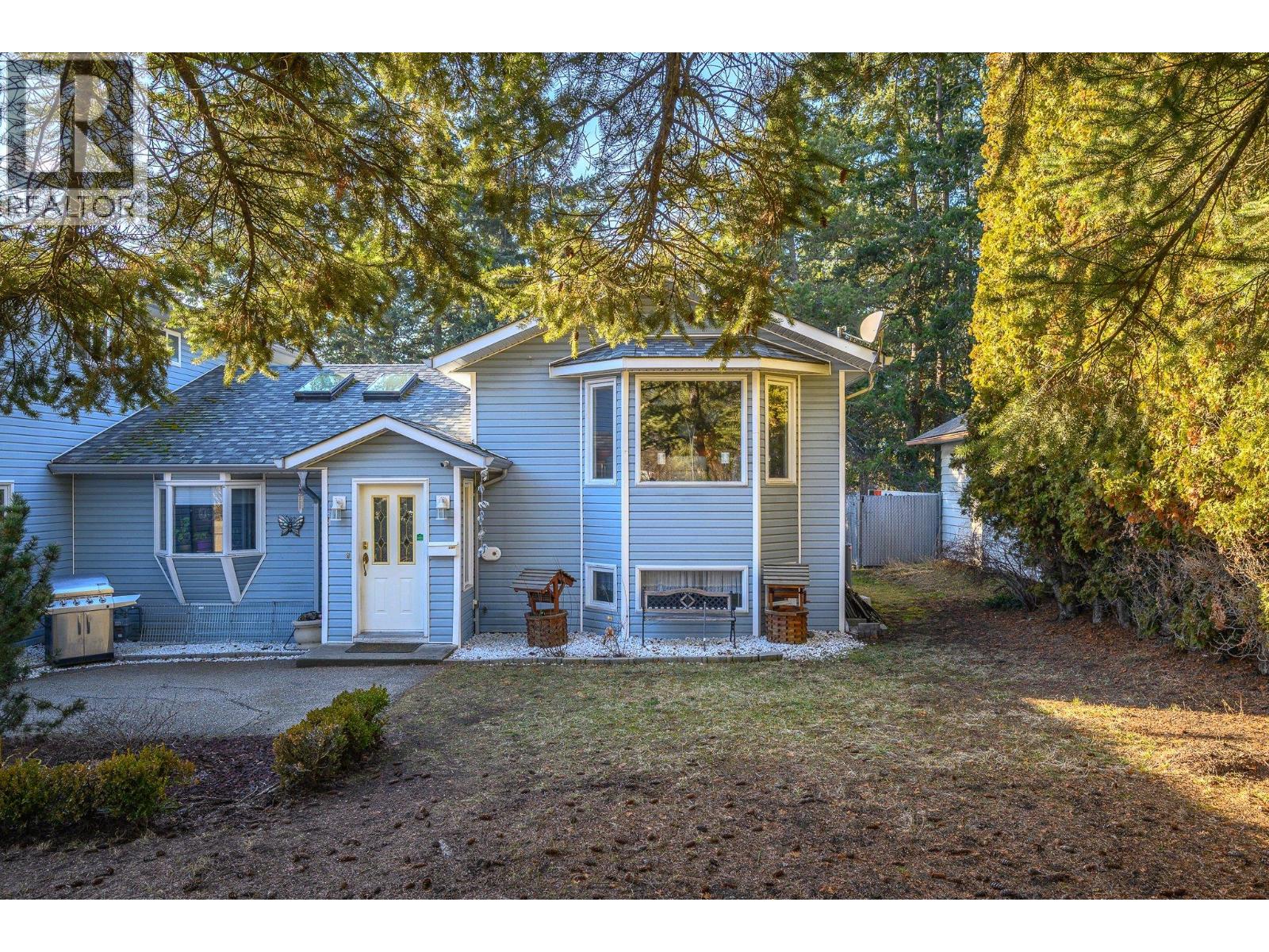 5964 Star Road, Vernon, British Columbia  V1B 3P4 - Photo 3 - 10375395