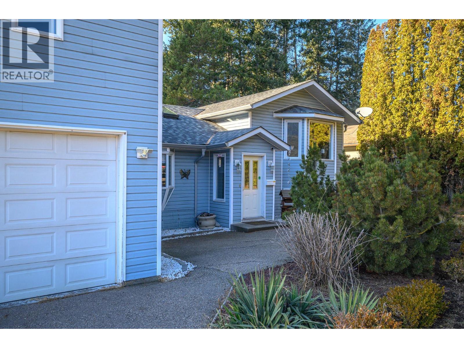 5964 Star Road, Vernon, British Columbia  V1B 3P4 - Photo 5 - 10375395