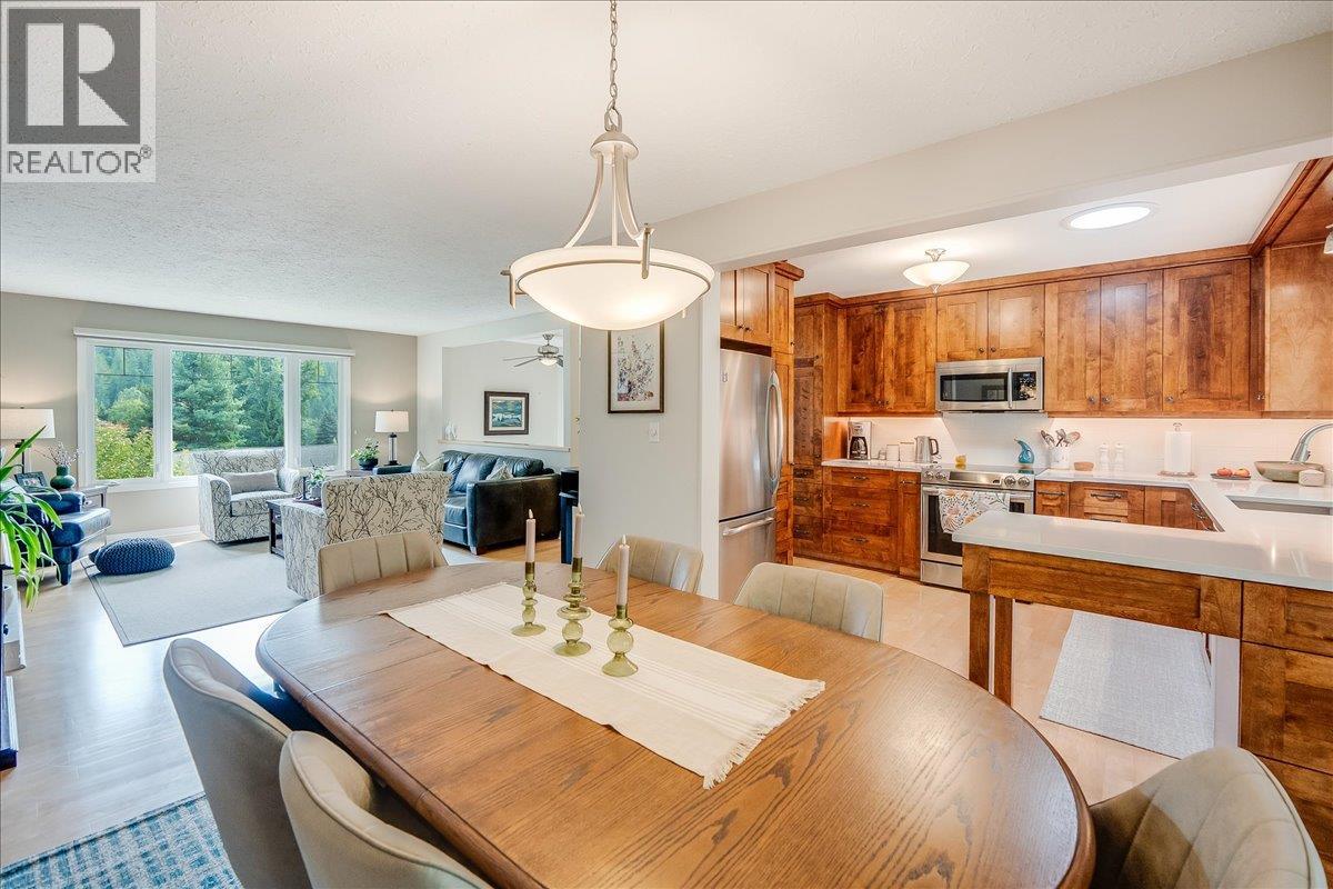 2321 Mcbride Street, Trail, British Columbia  V1R 3A6 - Photo 12 - 10375902