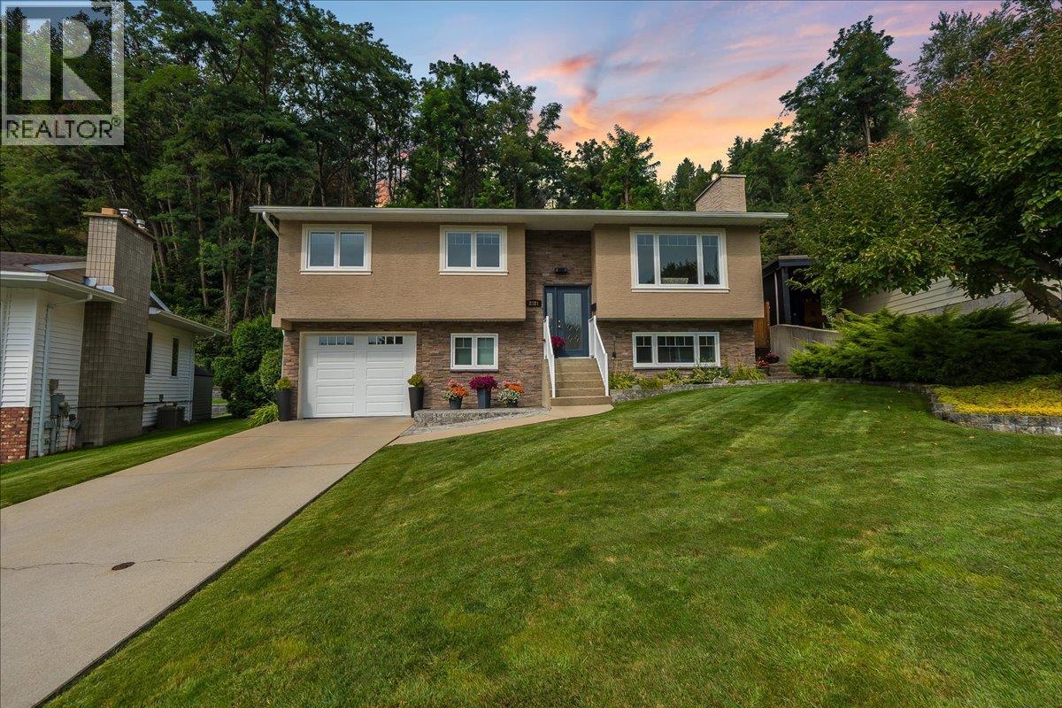 2321 Mcbride Street, Trail, British Columbia  V1R 3A6 - Photo 52 - 10375902