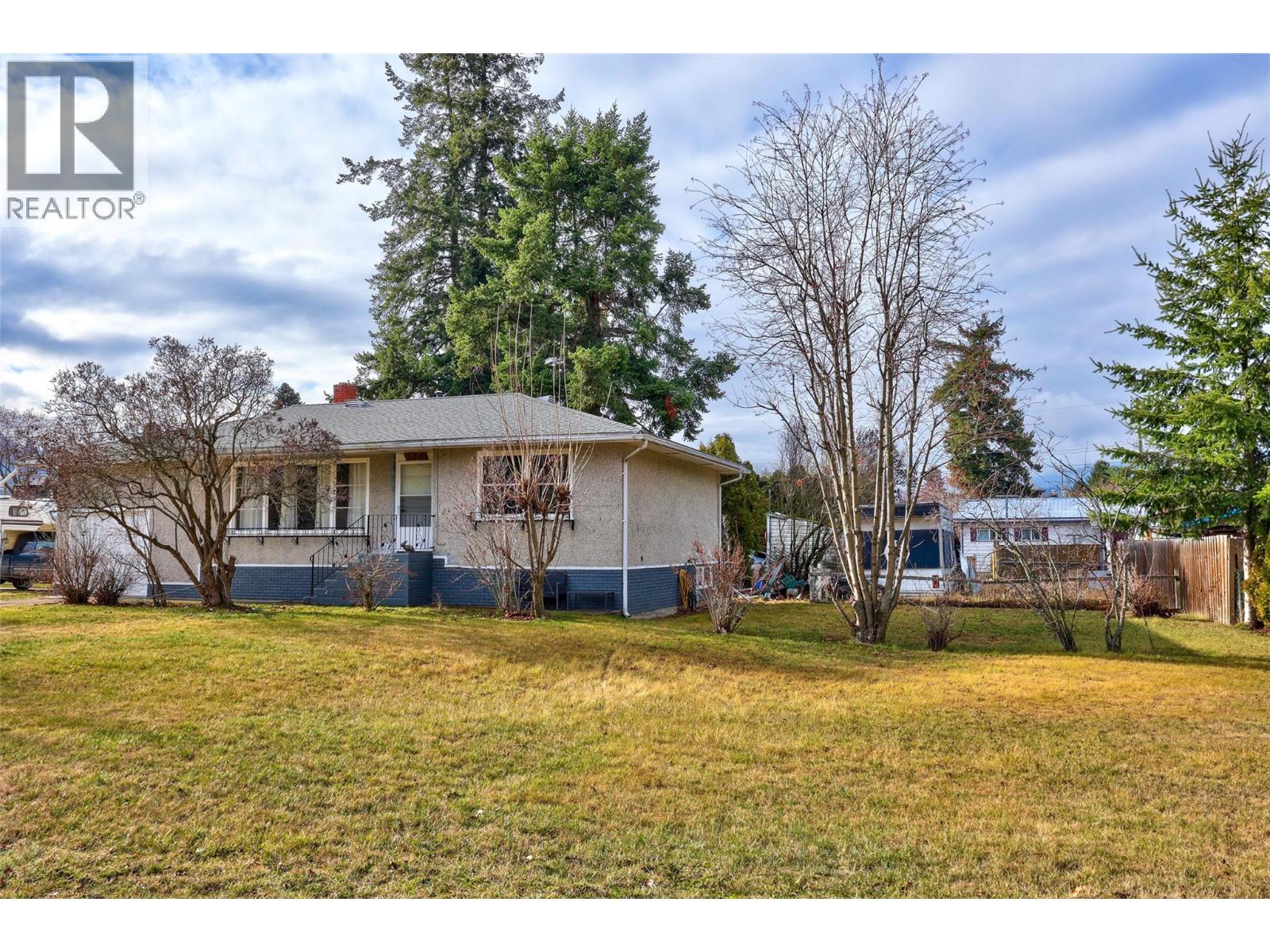 306 Birch Street, Chase, British Columbia  V0E 1M0 - Photo 4 - 10375794