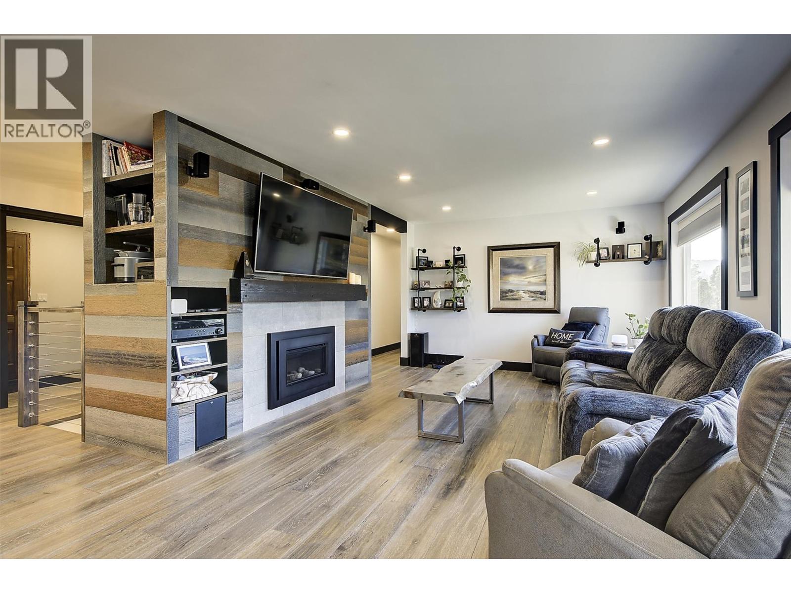 2094 Tomat Avenue, West Kelowna, British Columbia  V1Z 3J2 - Photo 2 - 10375728