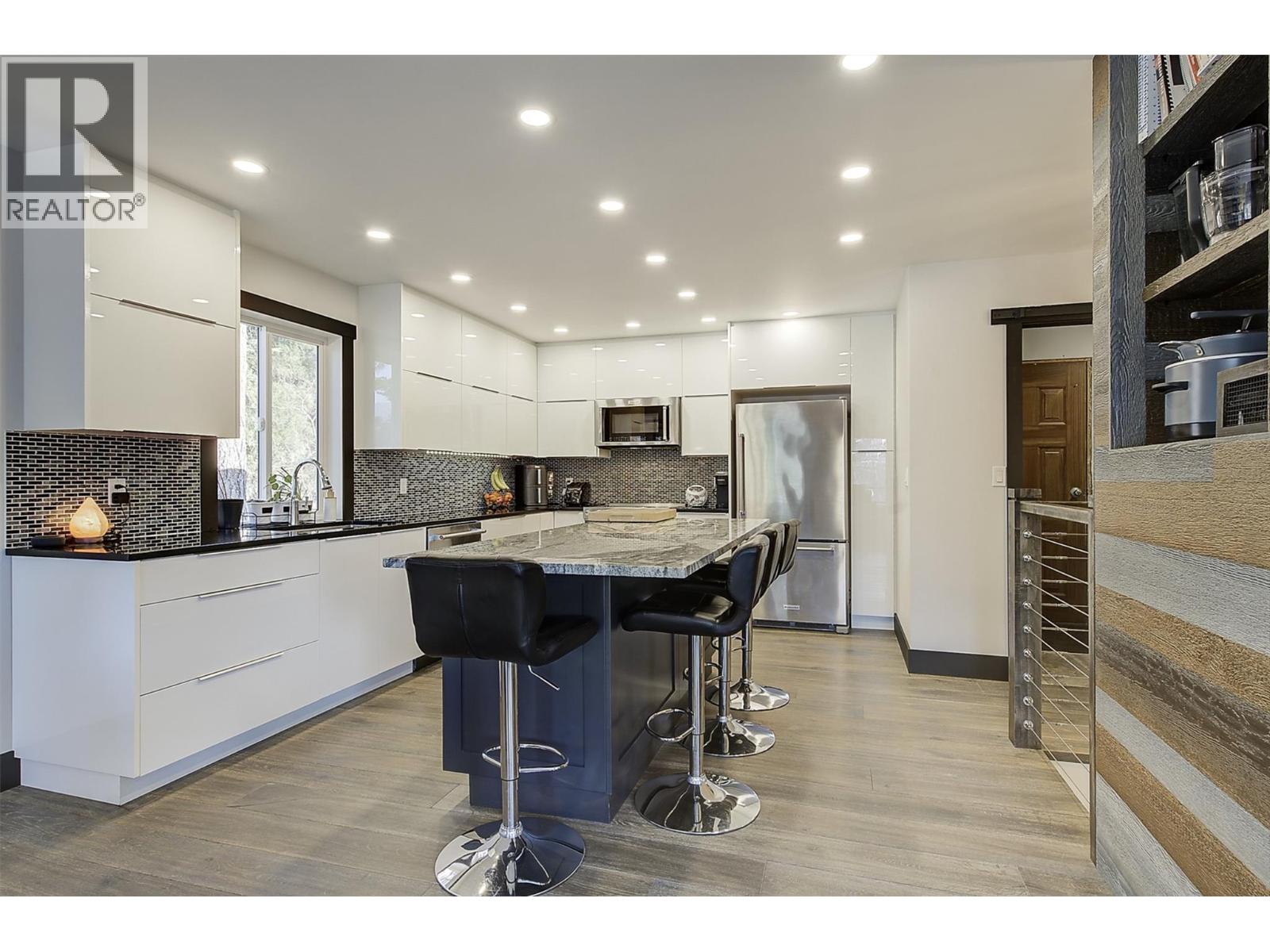 2094 Tomat Avenue, West Kelowna, British Columbia  V1Z 3J2 - Photo 5 - 10375728