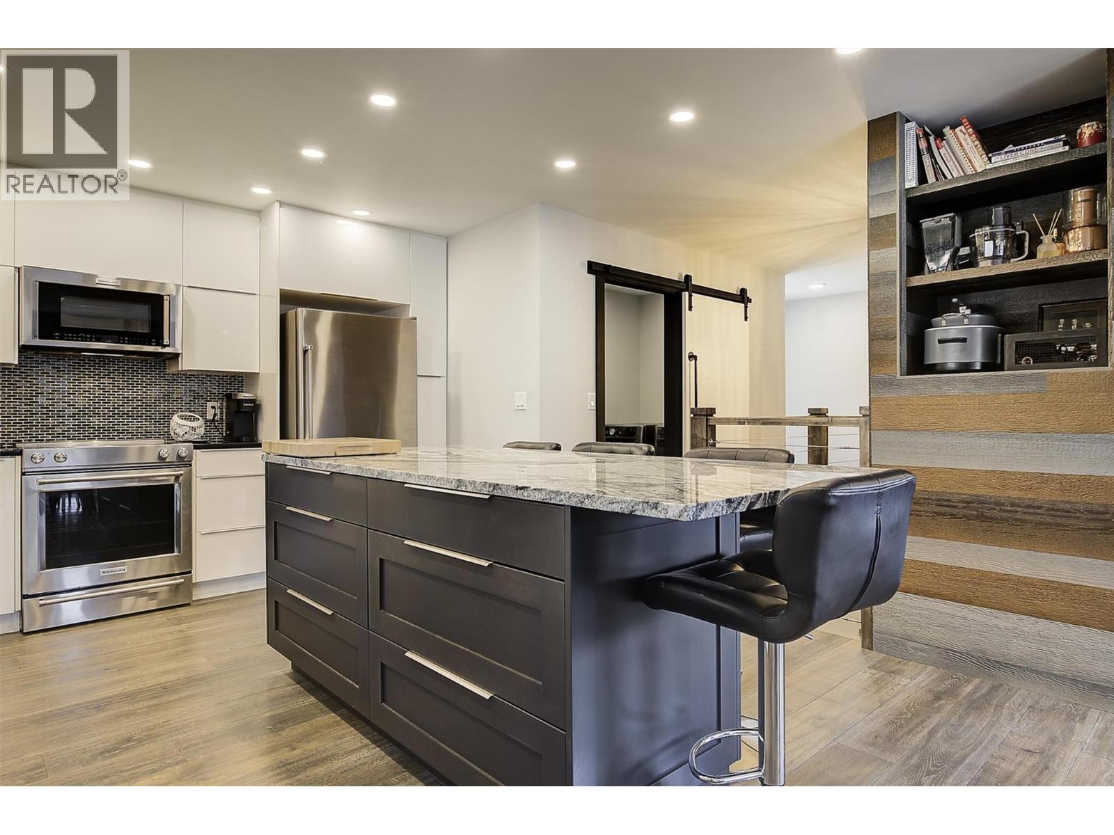 2094 Tomat Avenue, West Kelowna, British Columbia  V1Z 3J2 - Photo 8 - 10375728