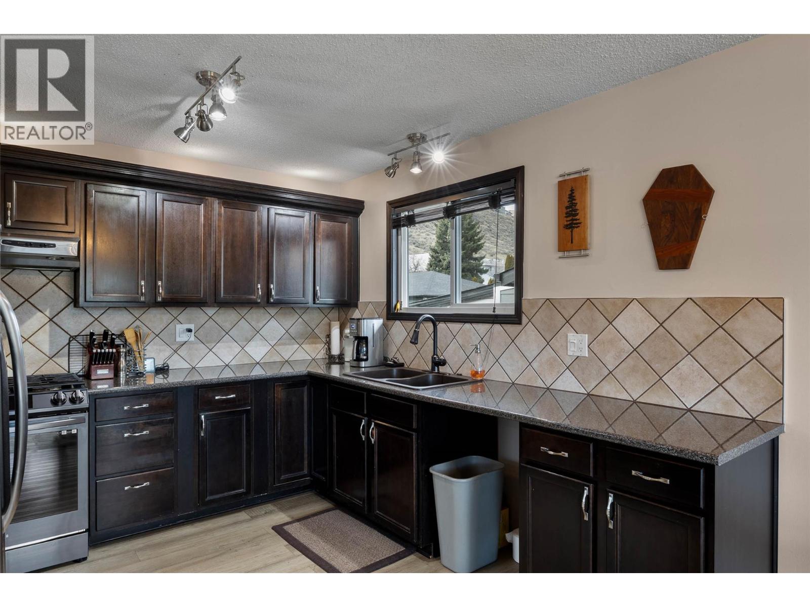 1864 Dickenson Road, Kamloops, British Columbia  V2B 6C9 - Photo 12 - 10376006