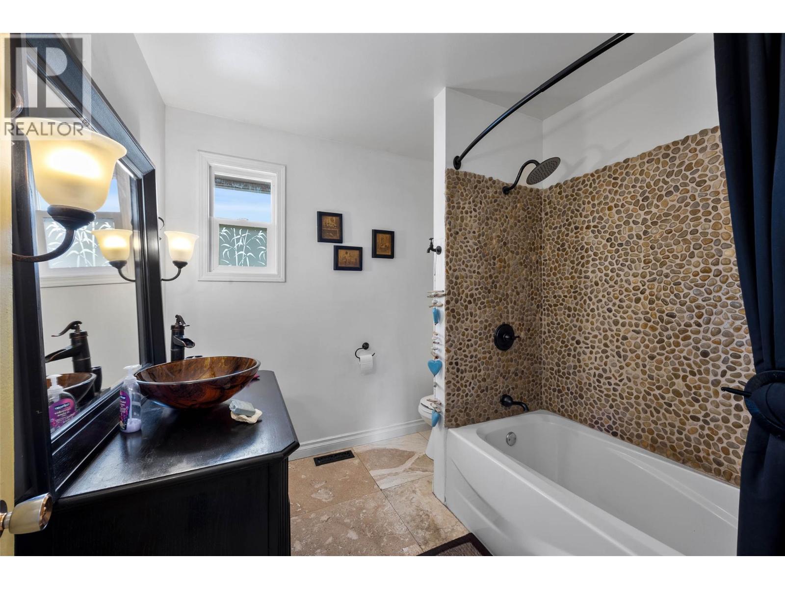 1864 Dickenson Road, Kamloops, British Columbia  V2B 6C9 - Photo 15 - 10376006