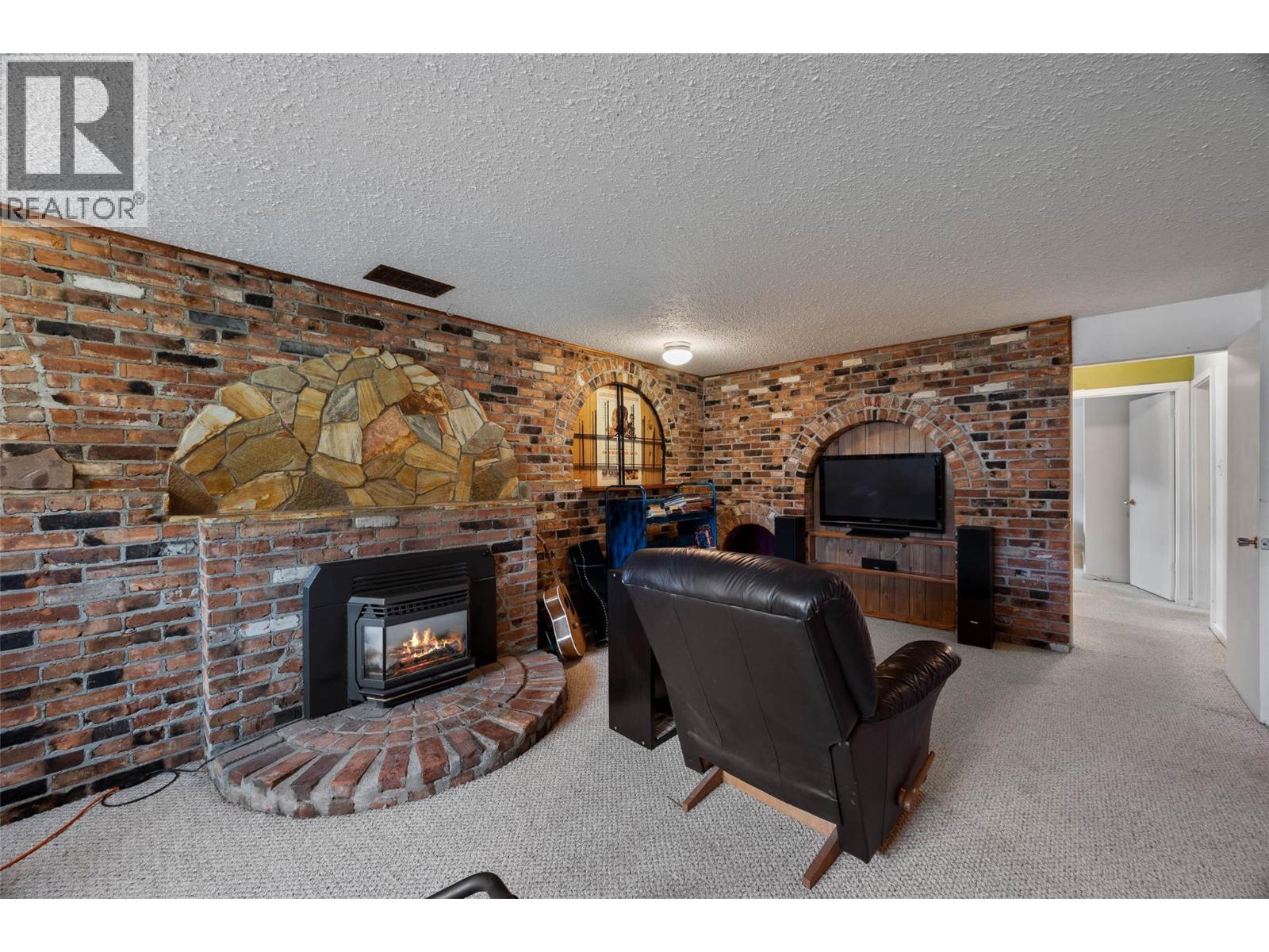 1864 Dickenson Road, Kamloops, British Columbia  V2B 6C9 - Photo 17 - 10376006