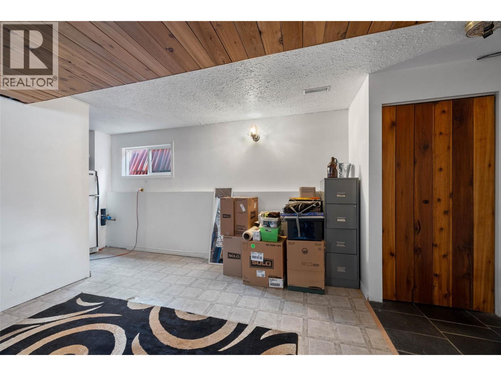 1864 Dickenson Road, Kamloops, British Columbia  V2B 6C9 - Photo 19 - 10376006