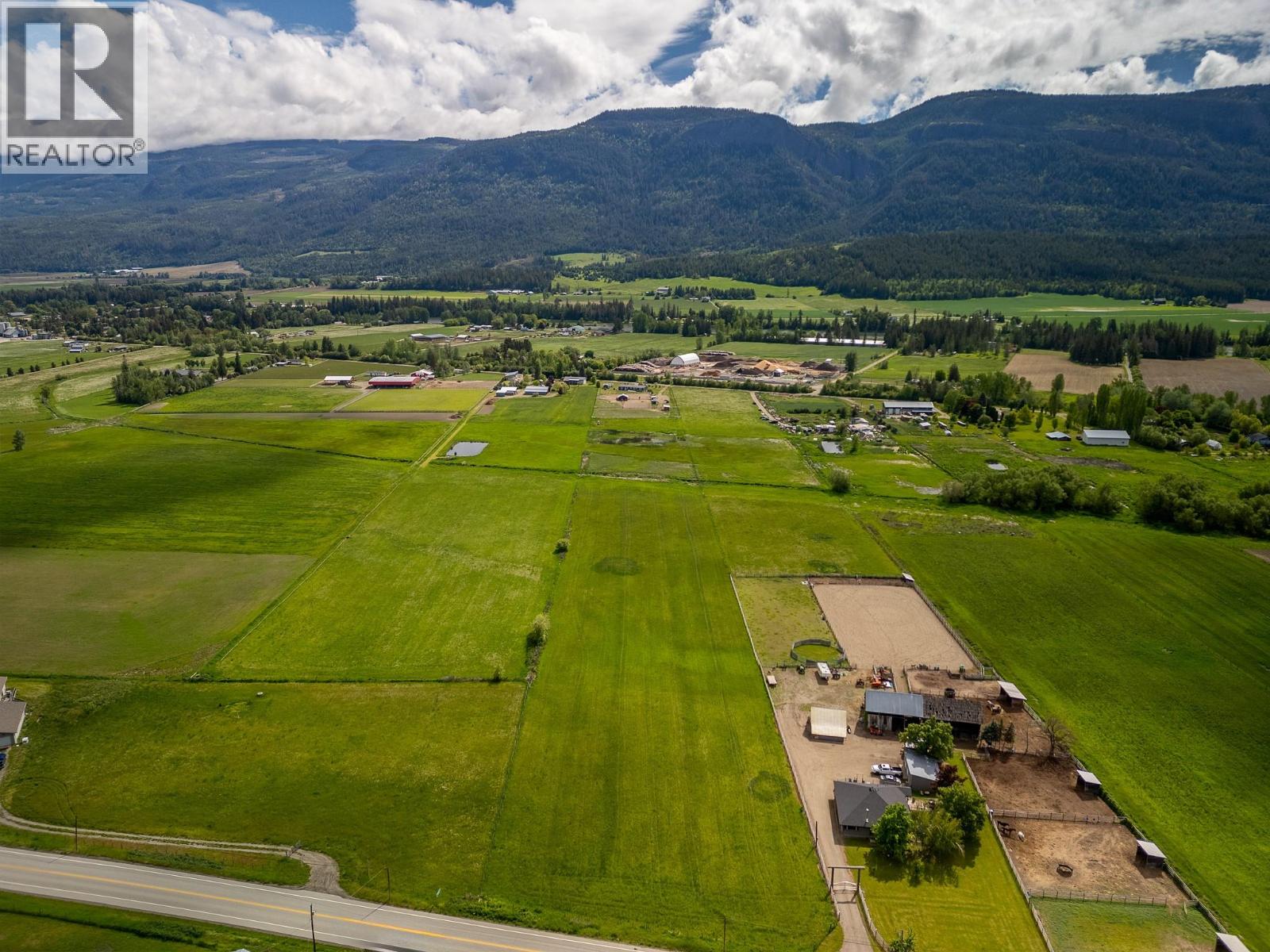 94 Tomkinson Road, Grindrod, British Columbia  V0E 1Y0 - Photo 11 - 10375984