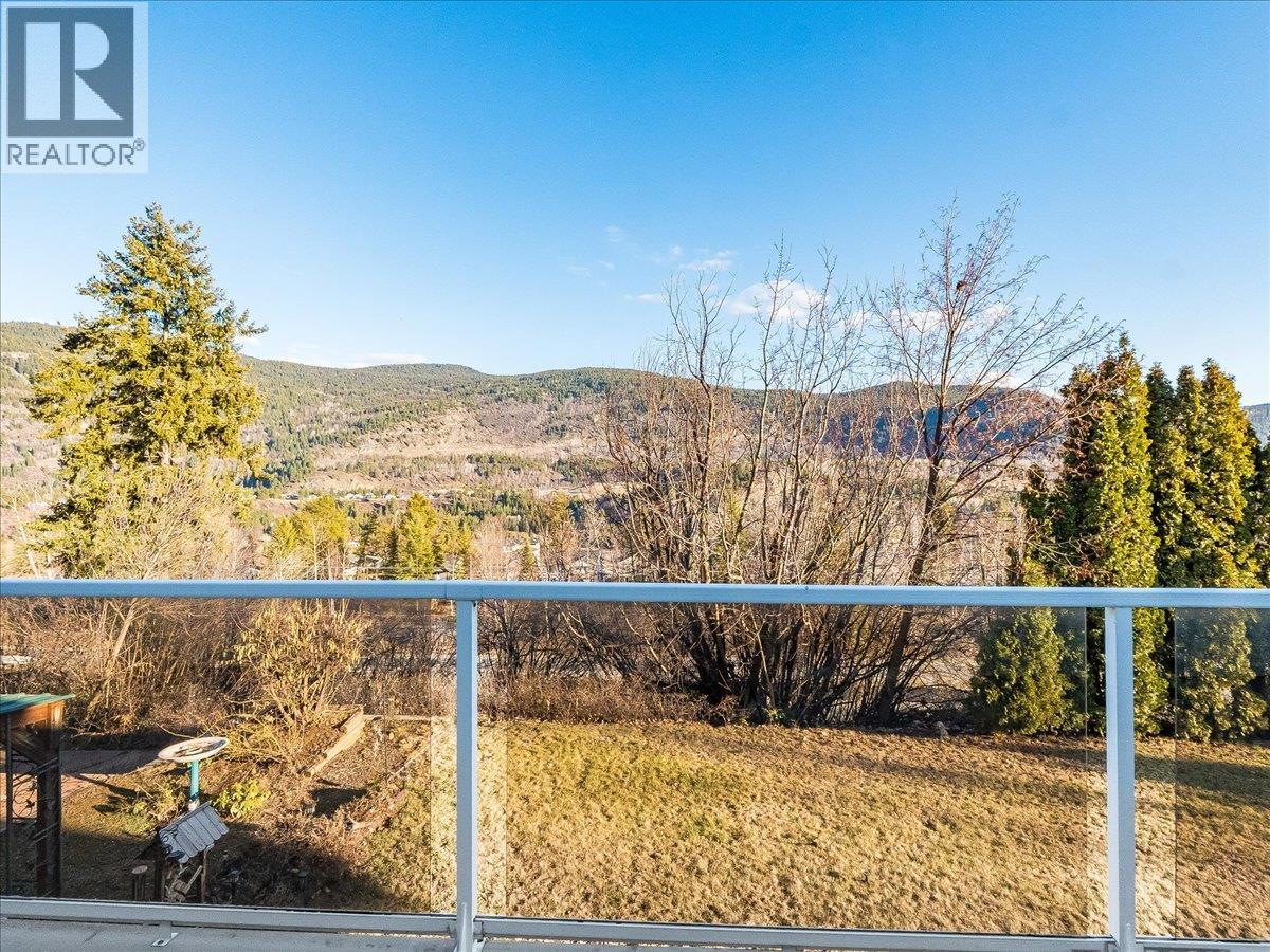 3613 9th Avenue, Castlegar, British Columbia  V1N 2Z6 - Photo 42 - 10375920