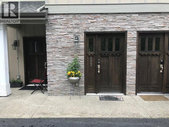 2011 Perrier Road Unit# 203, Nelson, British Columbia  V1L 6Y8 - Photo 2 - 10375933