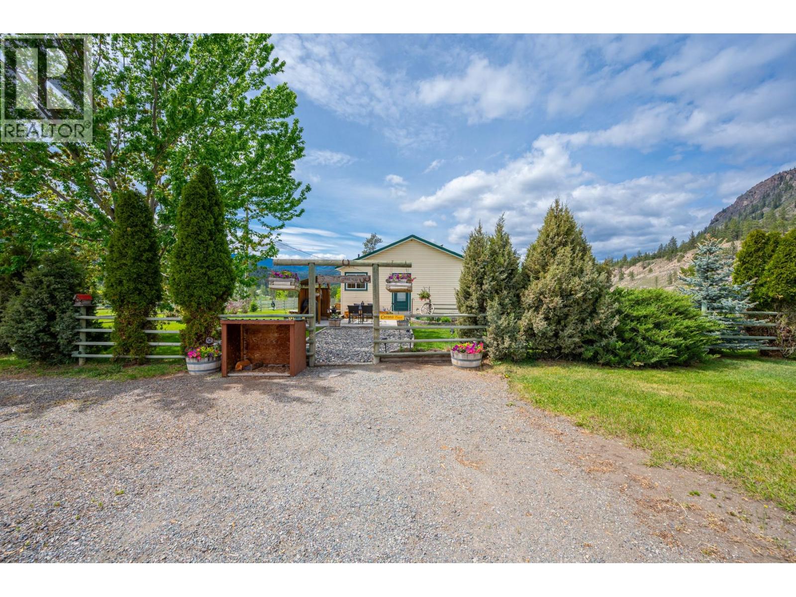 2225 Hazelhurst Road, Merritt, British Columbia  V1K 1N7 - Photo 15 - 10376001