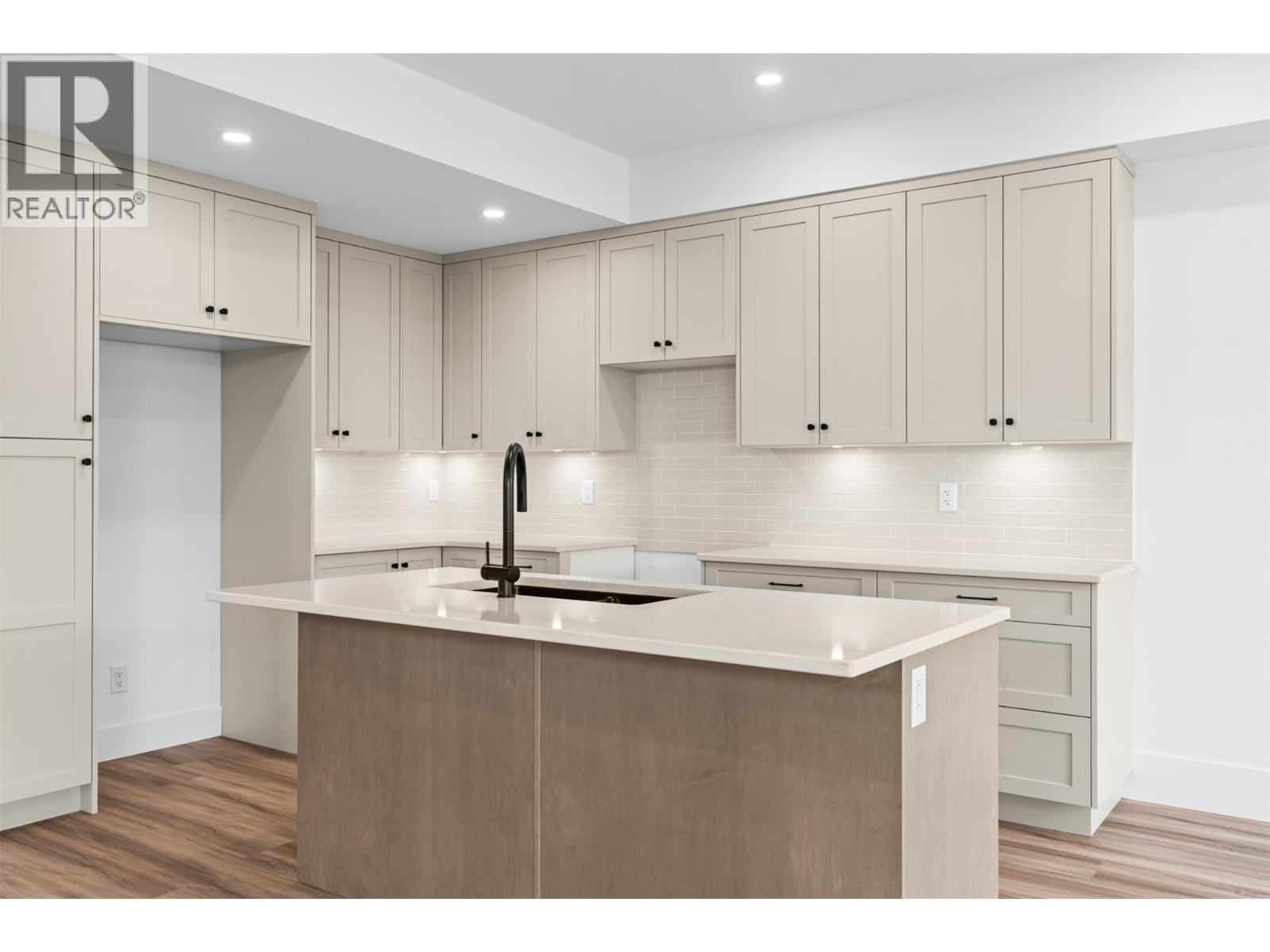 7013 Manning Place, Vernon, British Columbia  V1B 0B6 - Photo 33 - 10376054