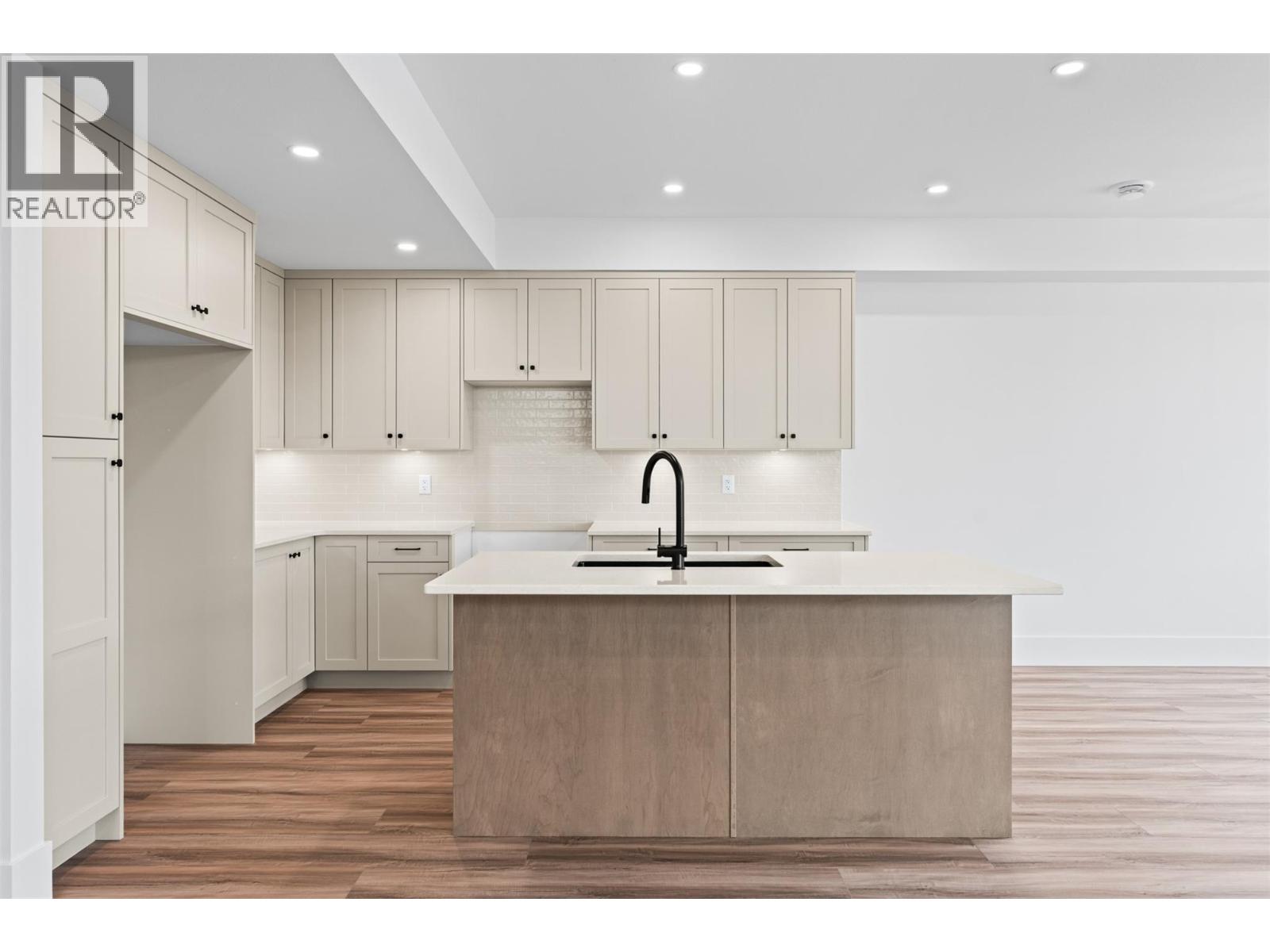 7013 Manning Place, Vernon, British Columbia  V1B 0B6 - Photo 35 - 10376054