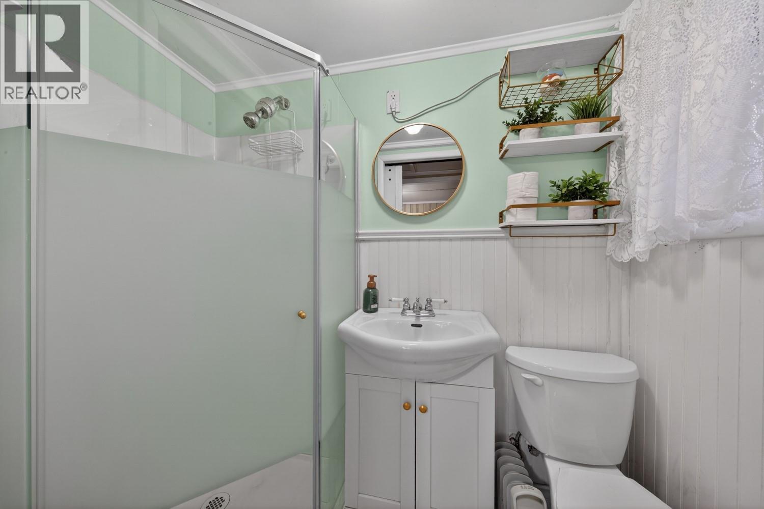 4878 Ogilvey Avenue, Fairmont Hot Springs, British Columbia  V0B 1L1 - Photo 12 - 10375789