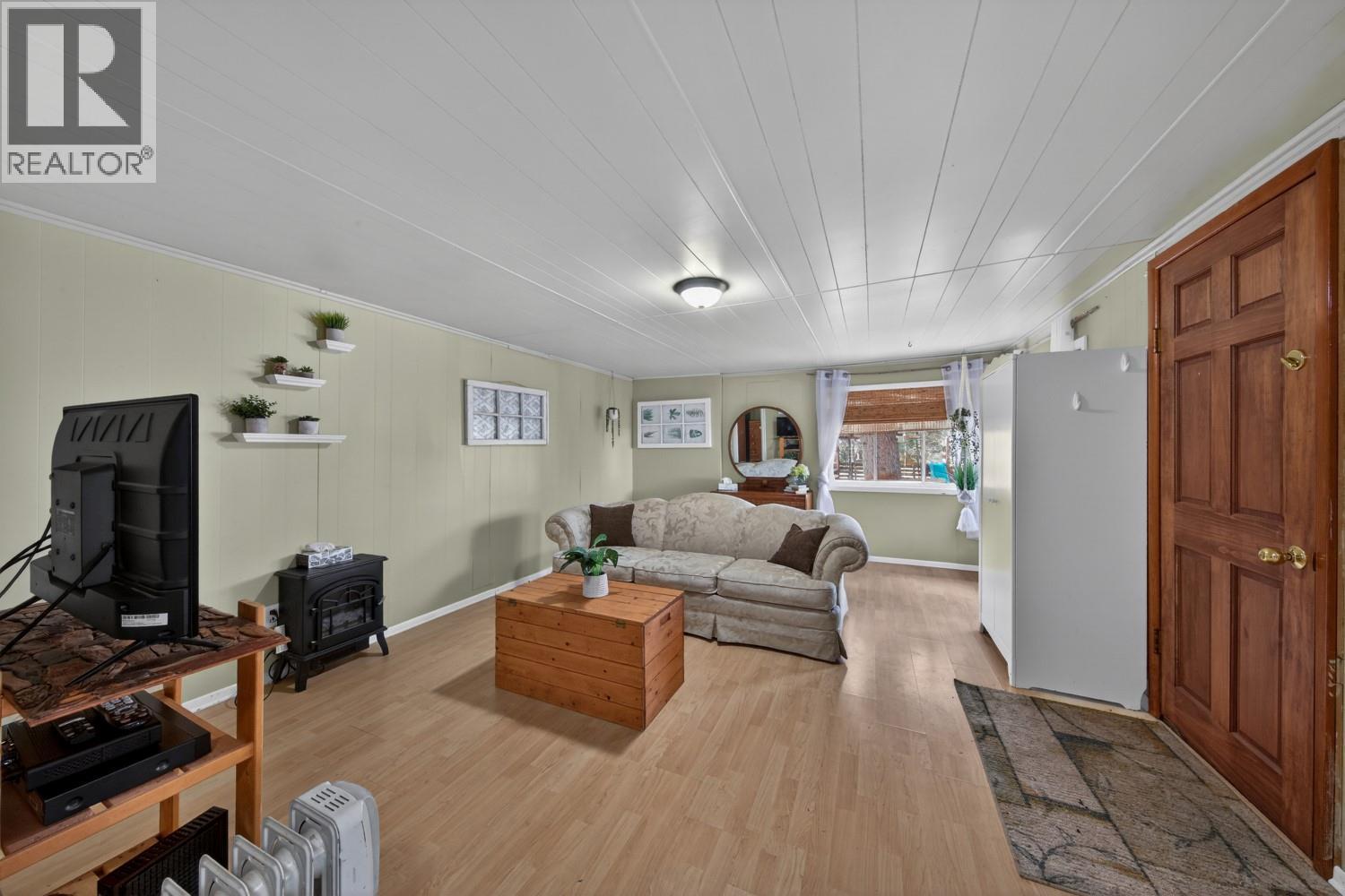 4878 Ogilvey Avenue, Fairmont Hot Springs, British Columbia  V0B 1L1 - Photo 5 - 10375789