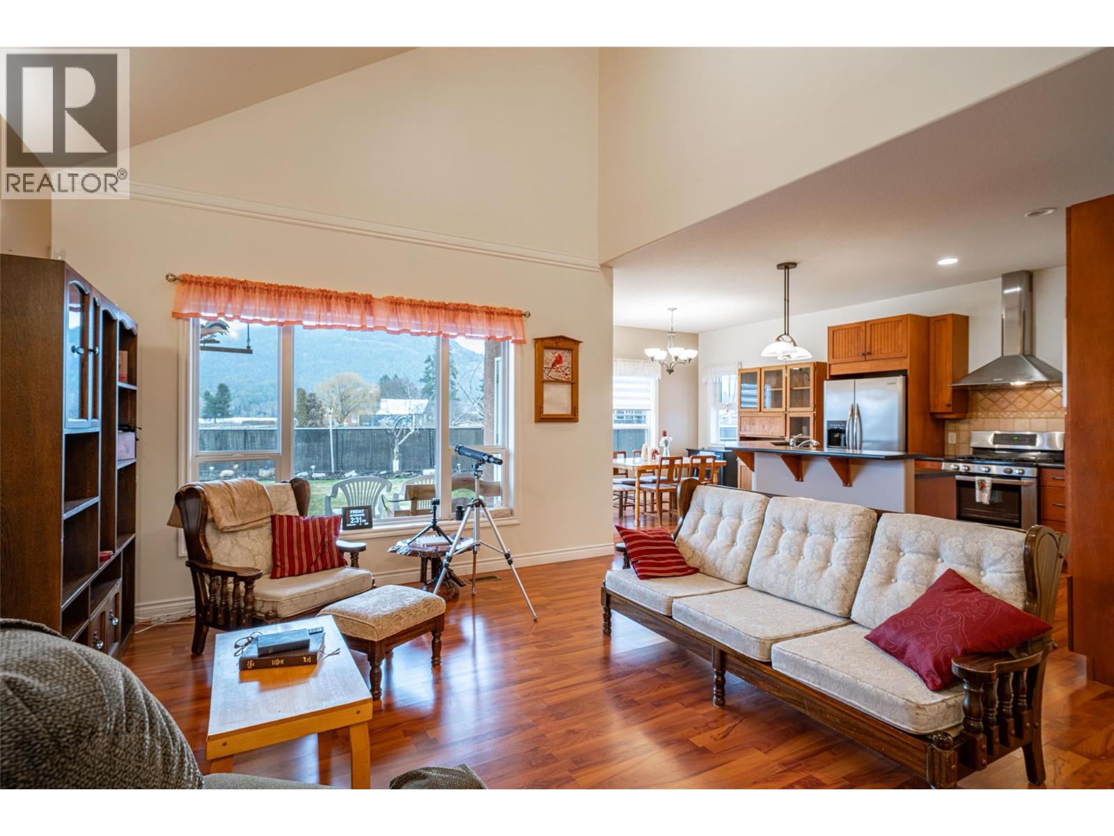 2117 Heitman Street, Enderby, British Columbia  V4Y 4M5 - Photo 10 - 10375735