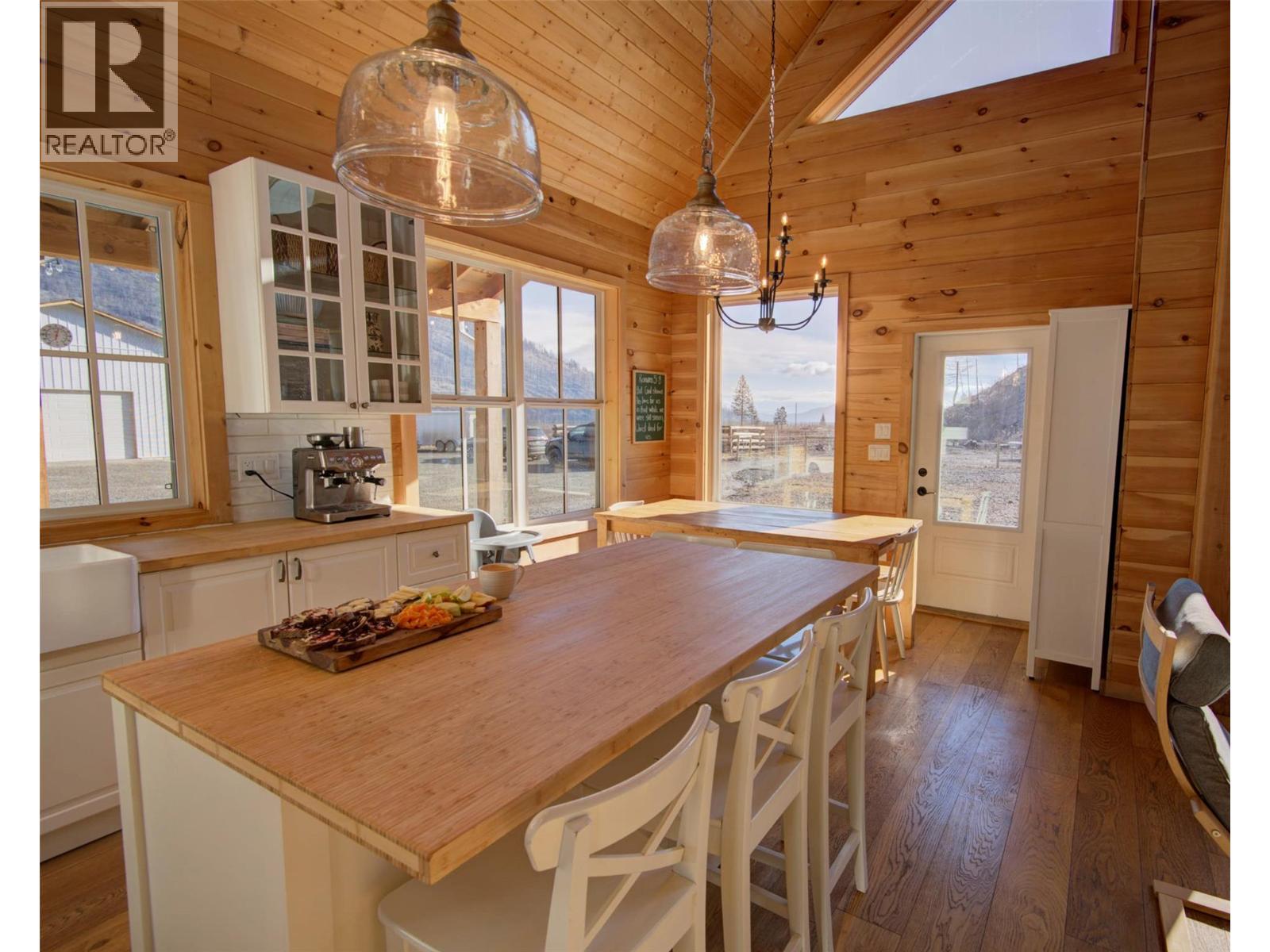 730 Six Mile Creek Road, Vernon, British Columbia  V1H 2H1 - Photo 14 - 10375787