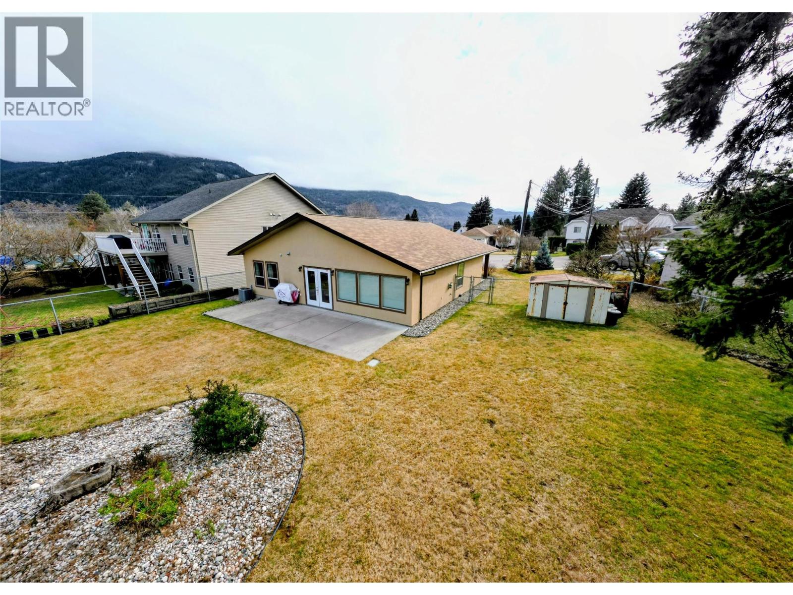 651 Hanville Place, Castlegar, British Columbia  V1N 4H3 - Photo 2 - 10376094