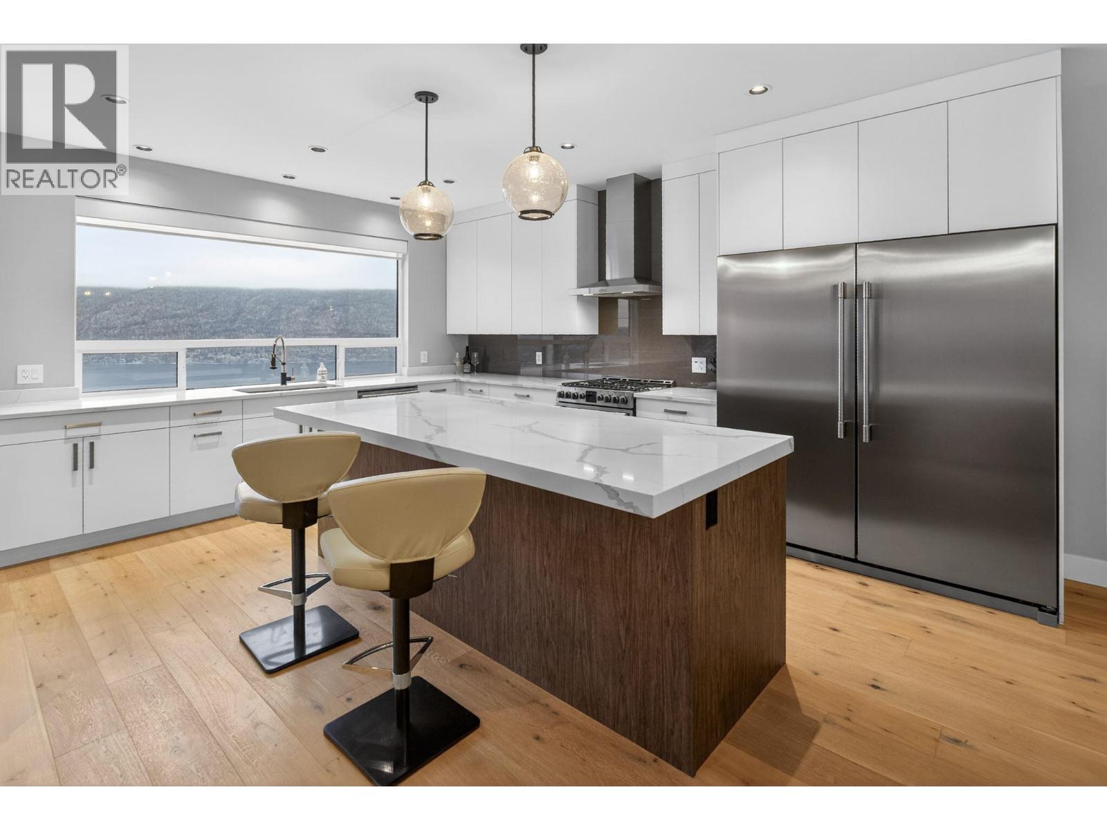 9882 Beacon Hill Drive, Lake Country, British Columbia  V4V 0A9 - Photo 12 - 10374925