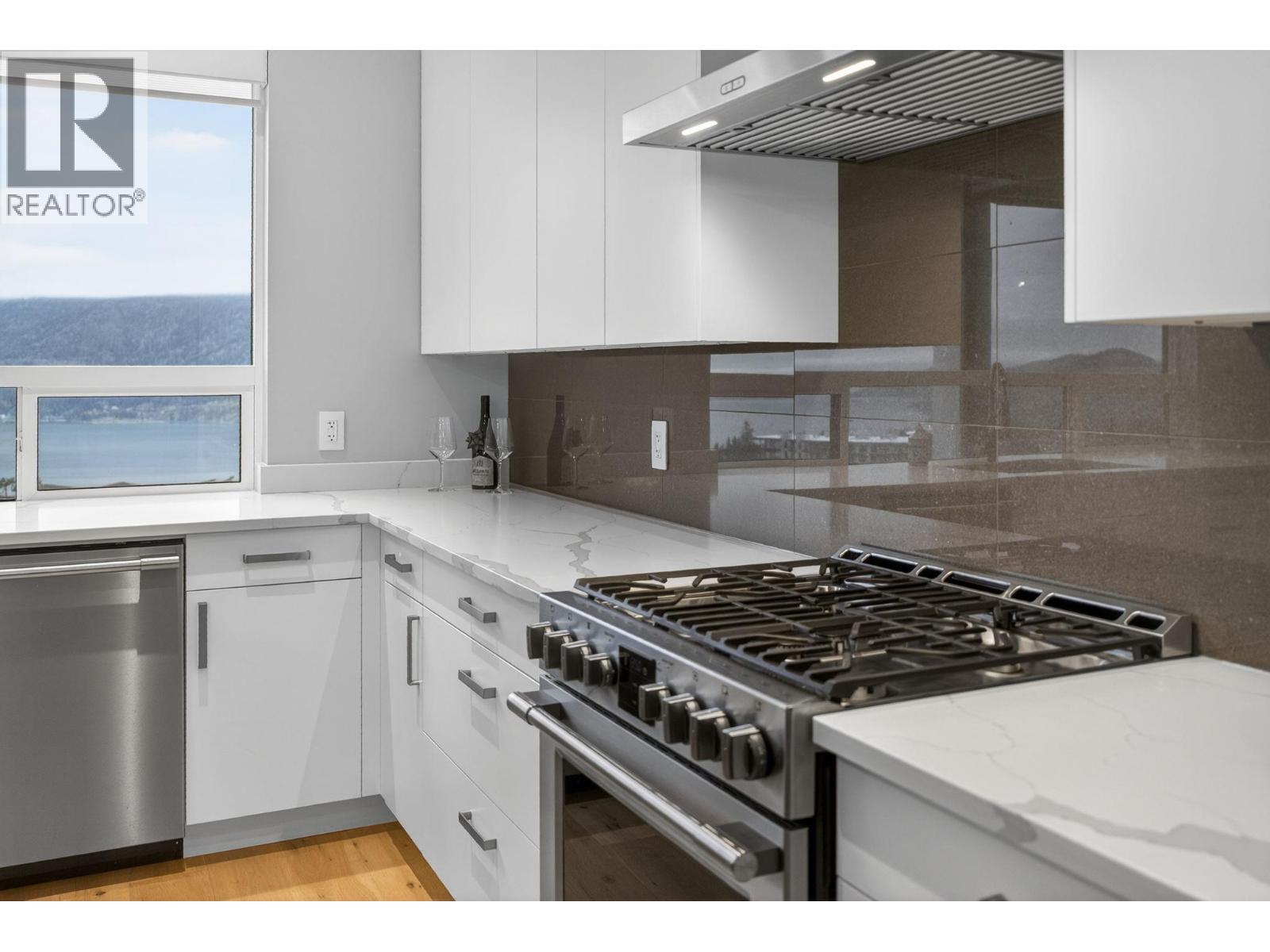 9882 Beacon Hill Drive, Lake Country, British Columbia  V4V 0A9 - Photo 15 - 10374925