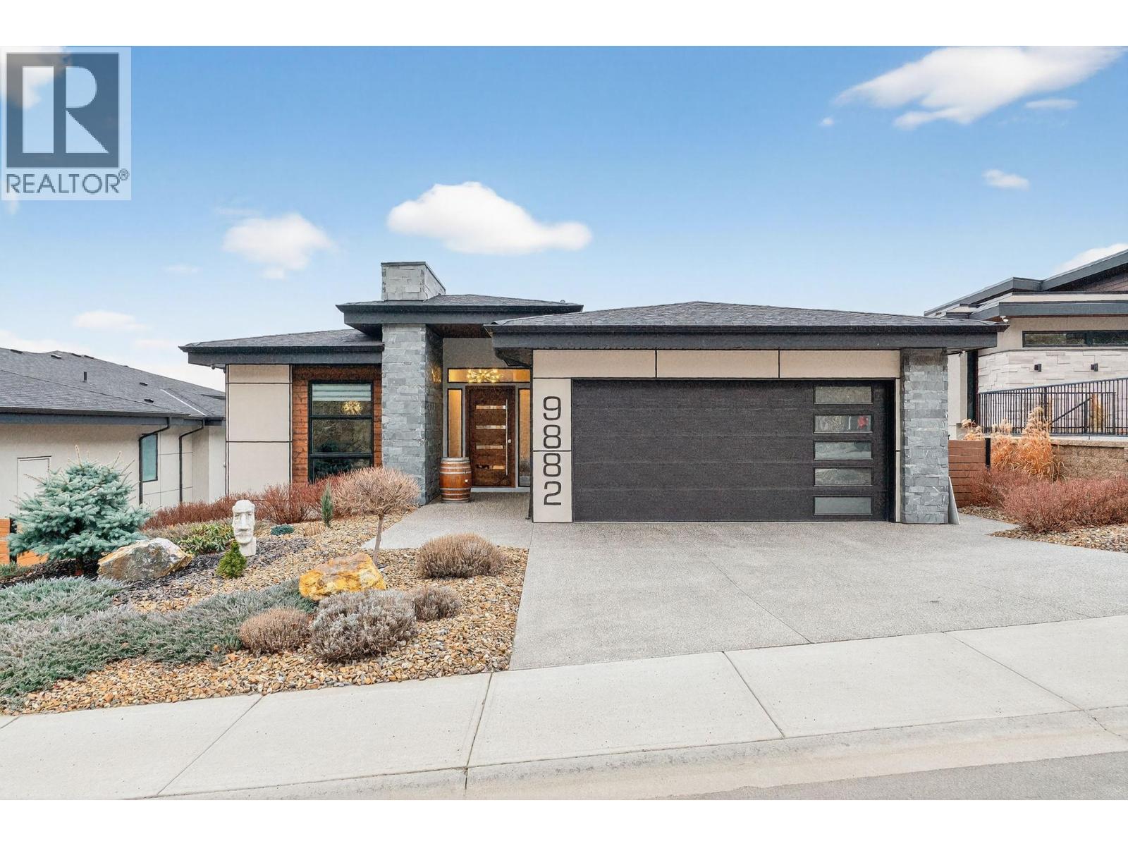 9882 Beacon Hill Drive, Lake Country, British Columbia  V4V 0A9 - Photo 4 - 10374925