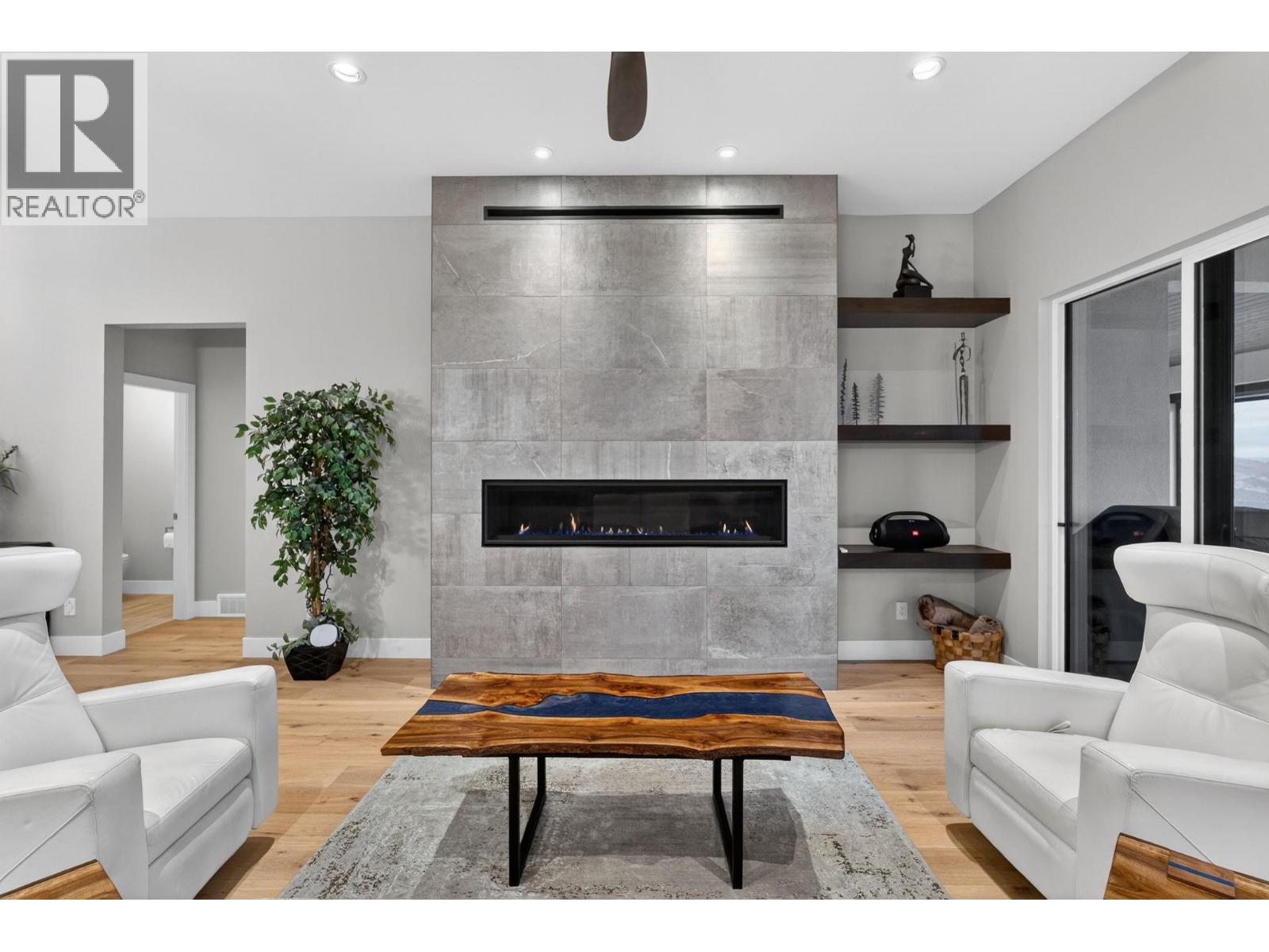 9882 Beacon Hill Drive, Lake Country, British Columbia  V4V 0A9 - Photo 9 - 10374925