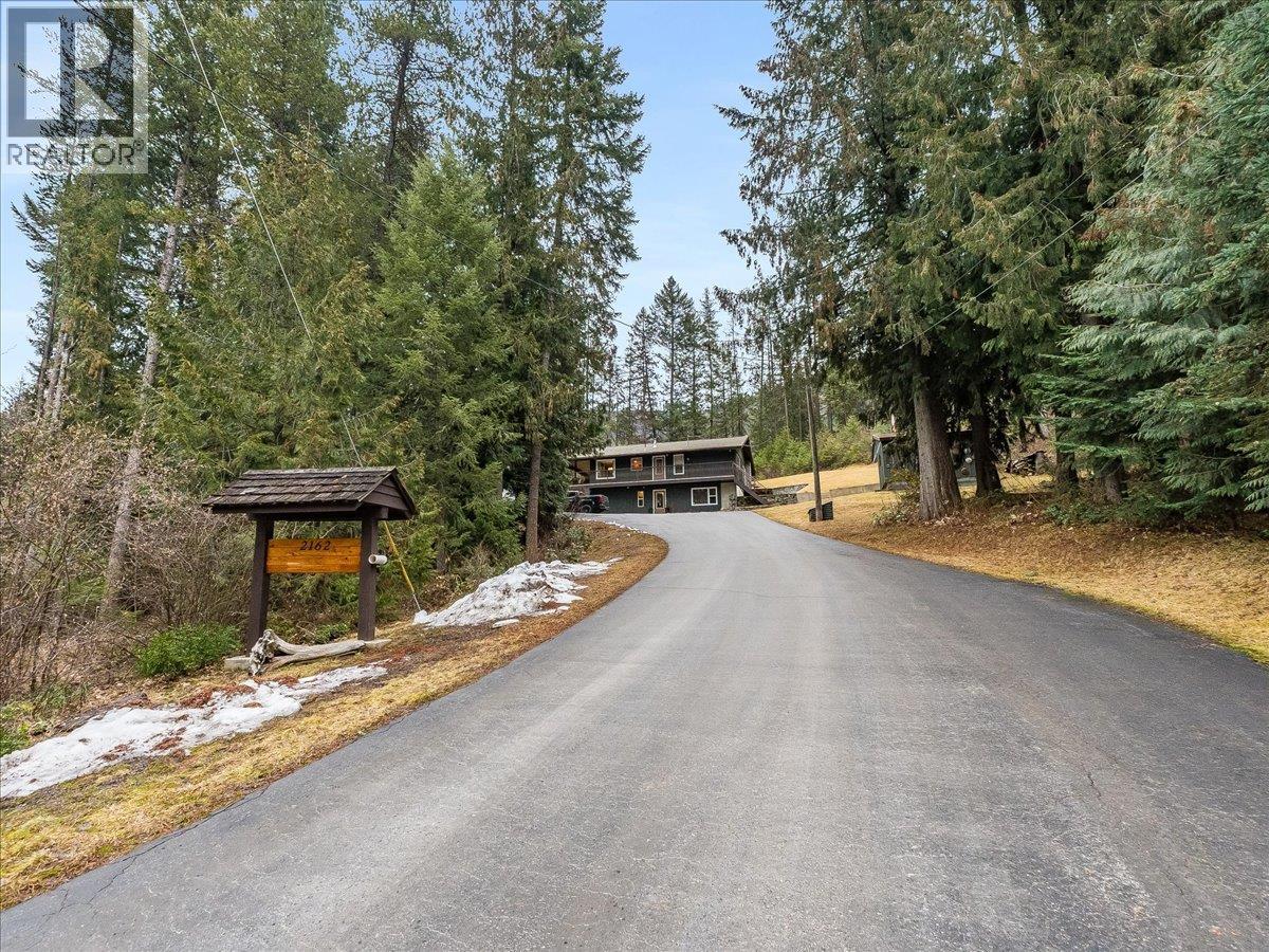 2162 Old Salmo Road, Fruitvale, British Columbia  V0G 1L1 - Photo 1 - 10376108