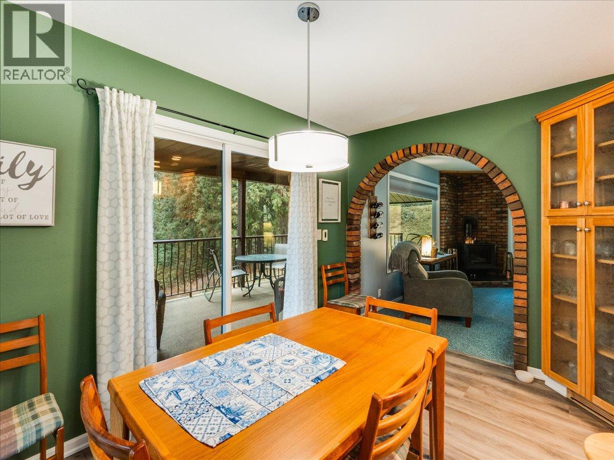 2162 Old Salmo Road, Fruitvale, British Columbia  V0G 1L1 - Photo 18 - 10376108