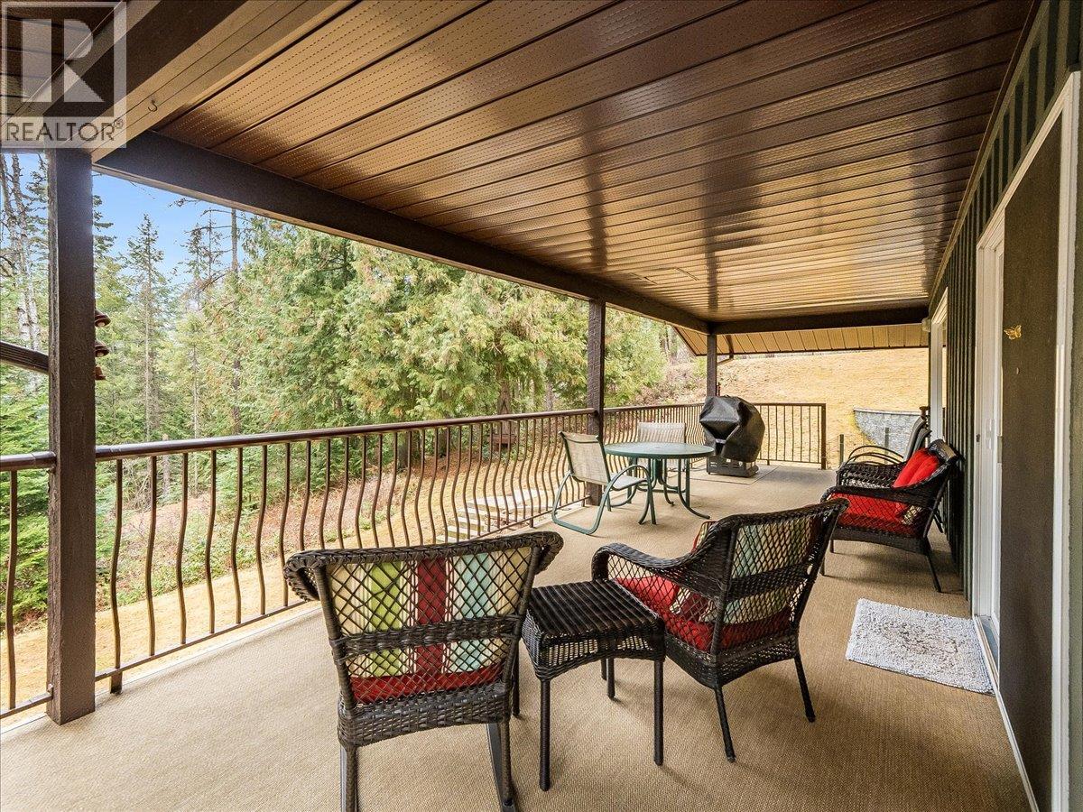 2162 Old Salmo Road, Fruitvale, British Columbia  V0G 1L1 - Photo 19 - 10376108